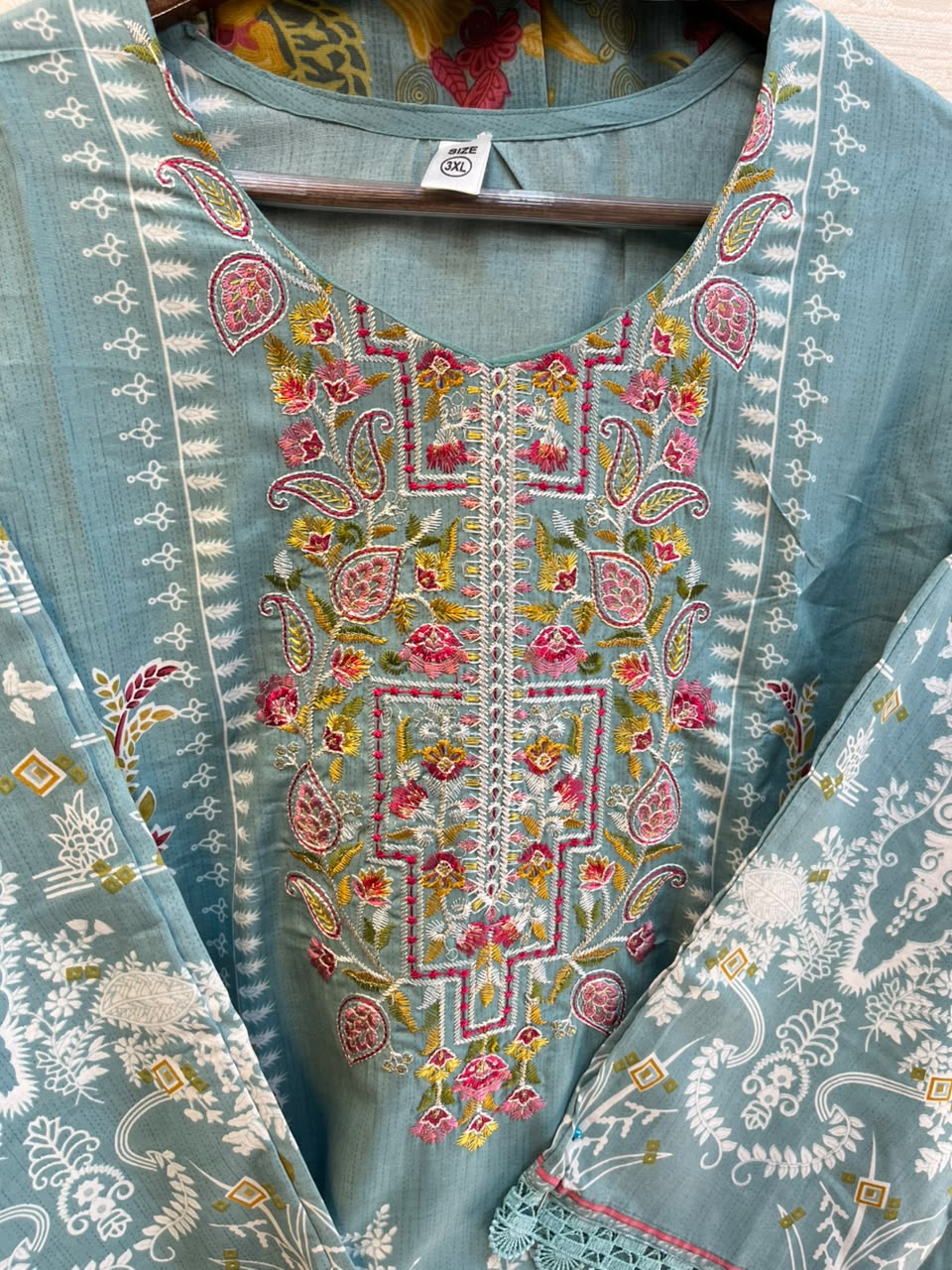 1107 Pakistani Embroidered Suit