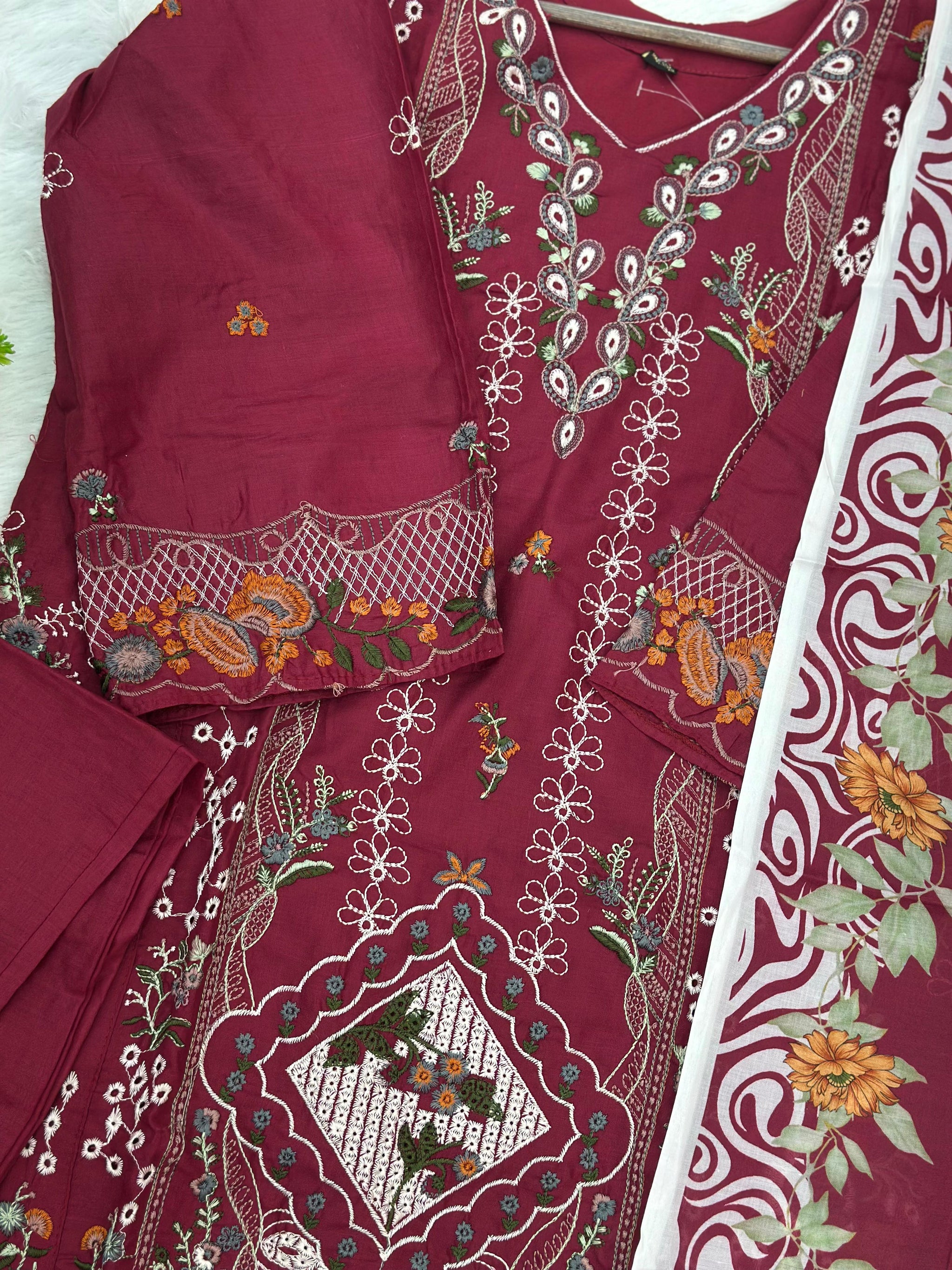 828 Pakistani Lawn Cotton Suit