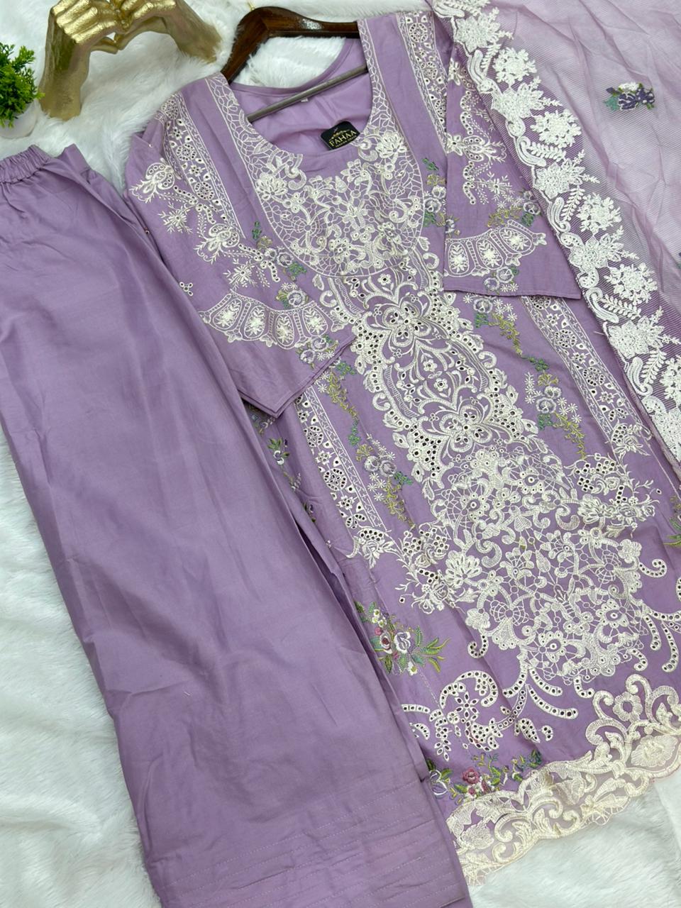 677 Pakistani Lawn Farshi Suit