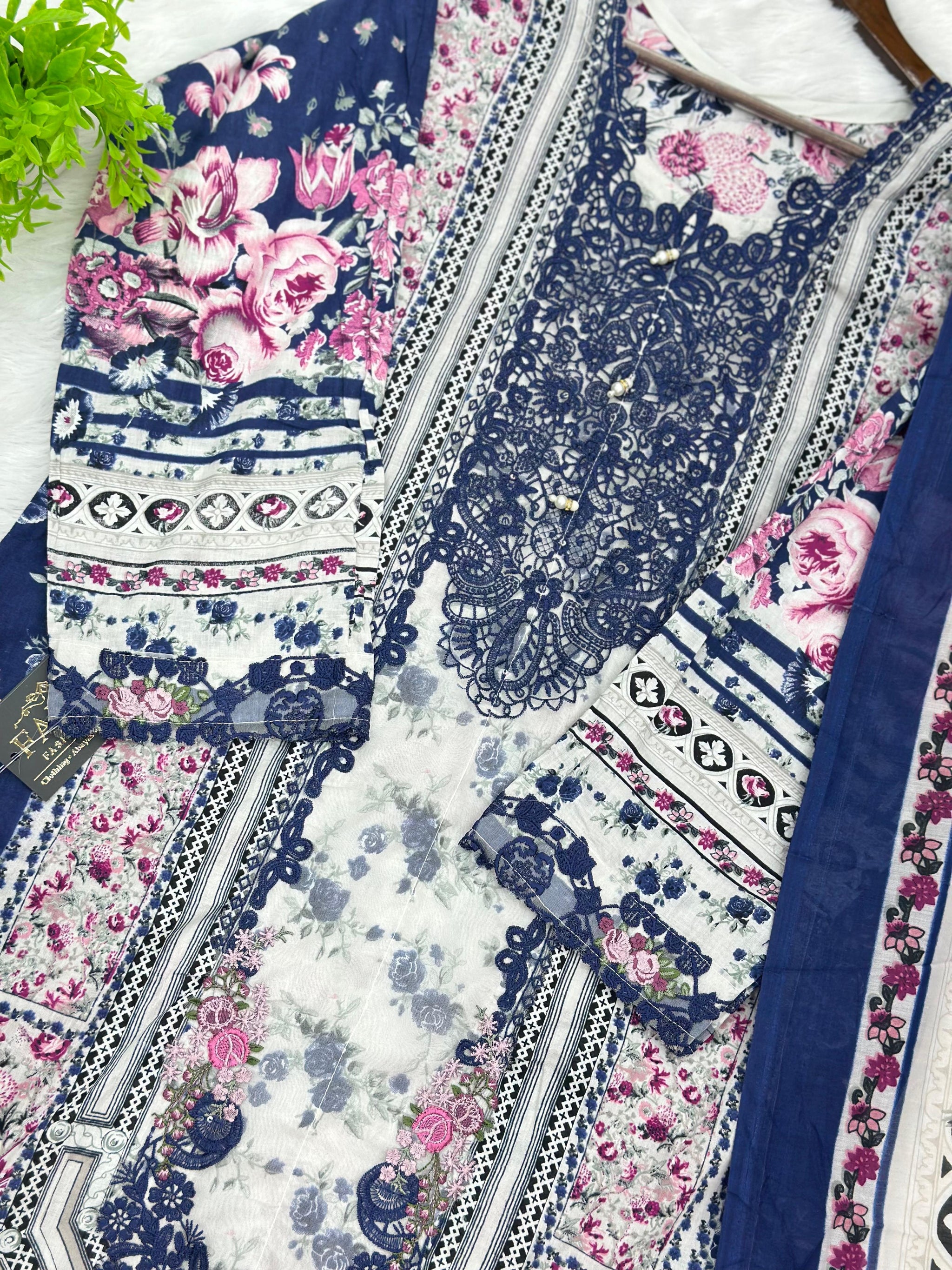 871 Readymade Elaf Printed Lawn Suit