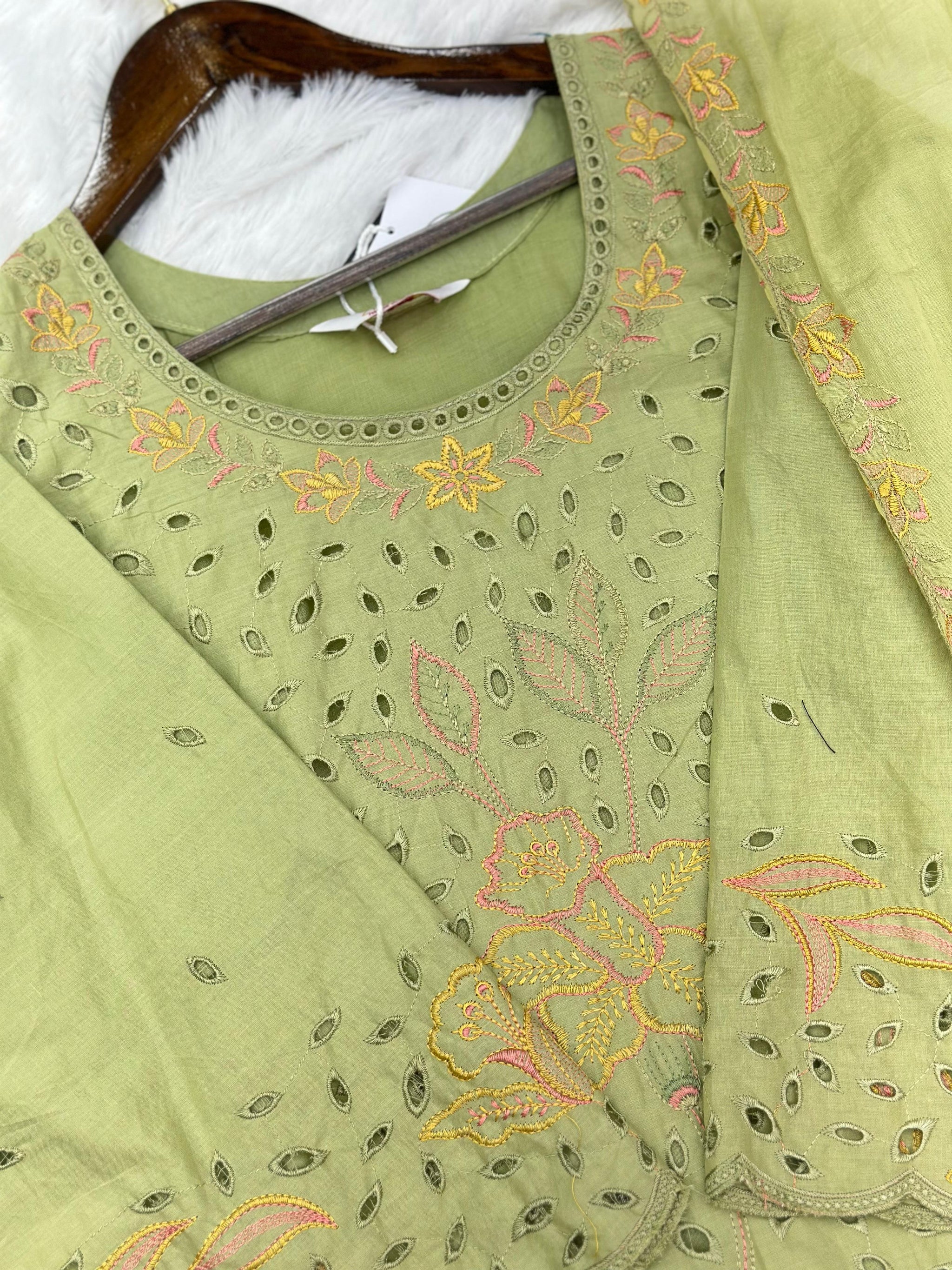 870 Pakistani Lawn Suit