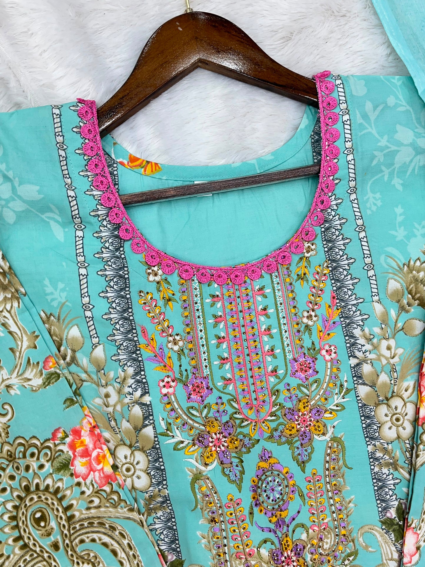 1310 Pakistani Embroidered Suit