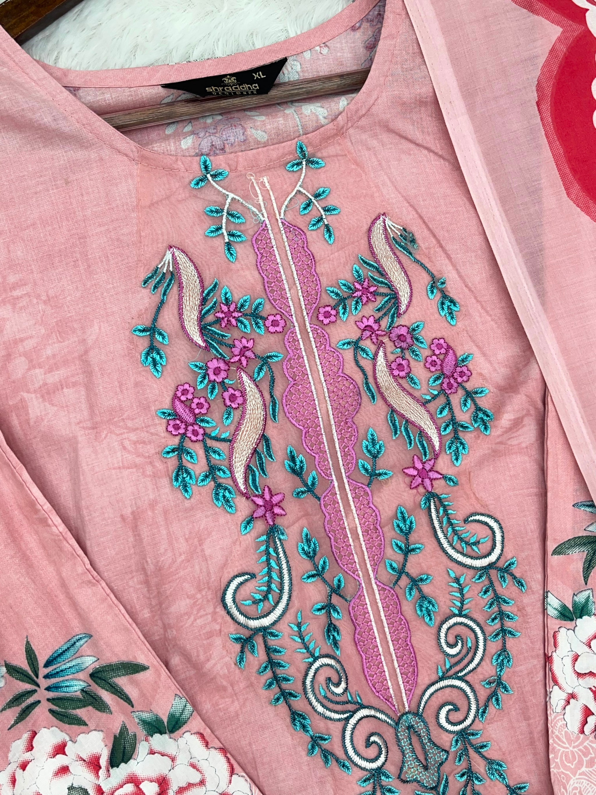 1332 Pakistani Lawn Suit