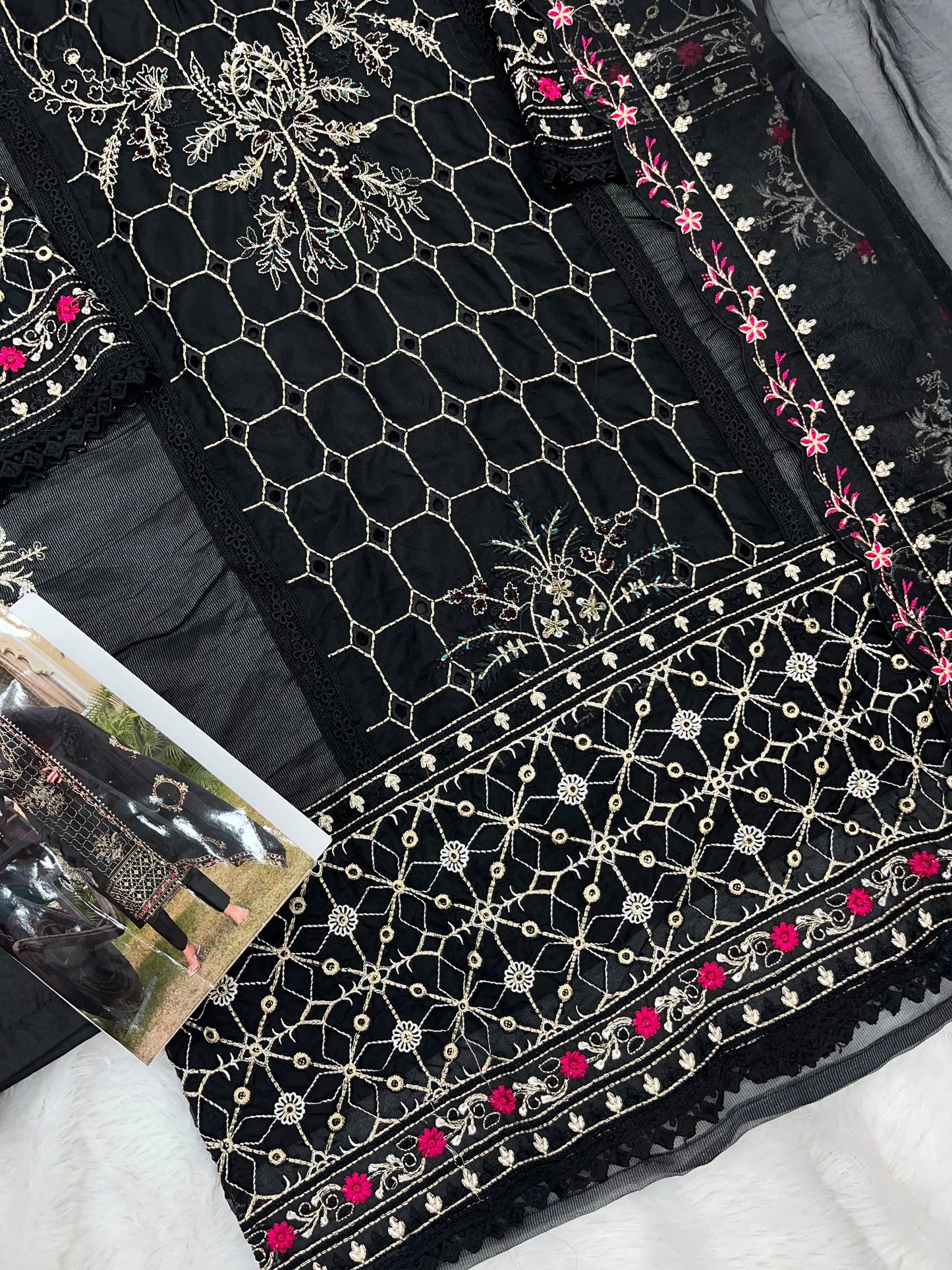 1156 Premium Pakistani Partywear - Black