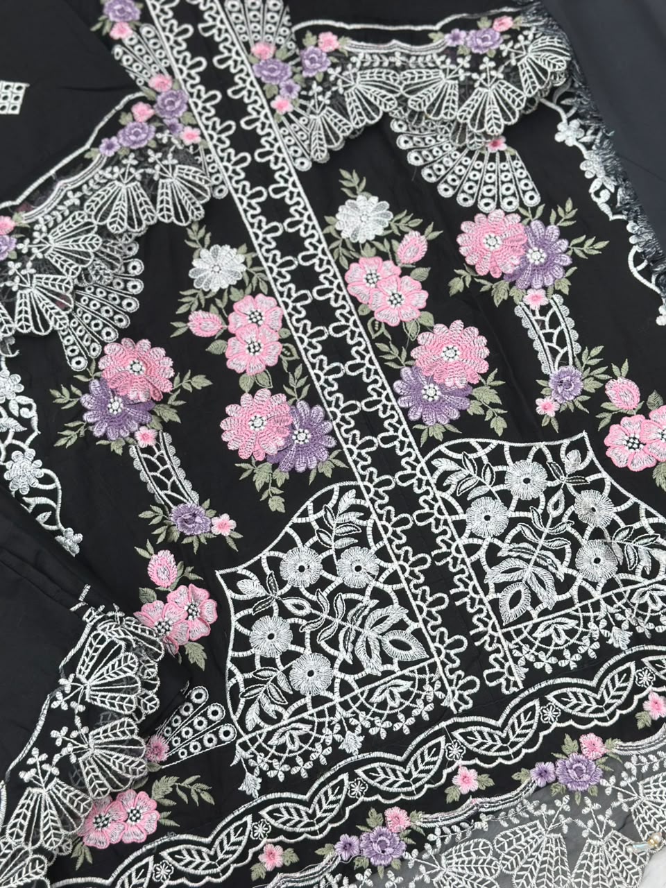713 Pakistani Heavy Lawn Suit