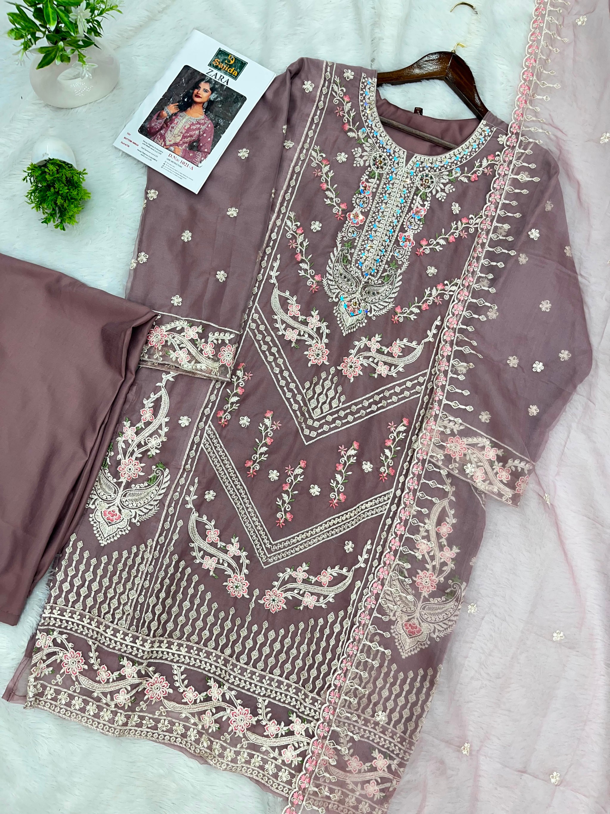 1155 Premium Pakistani Partywear