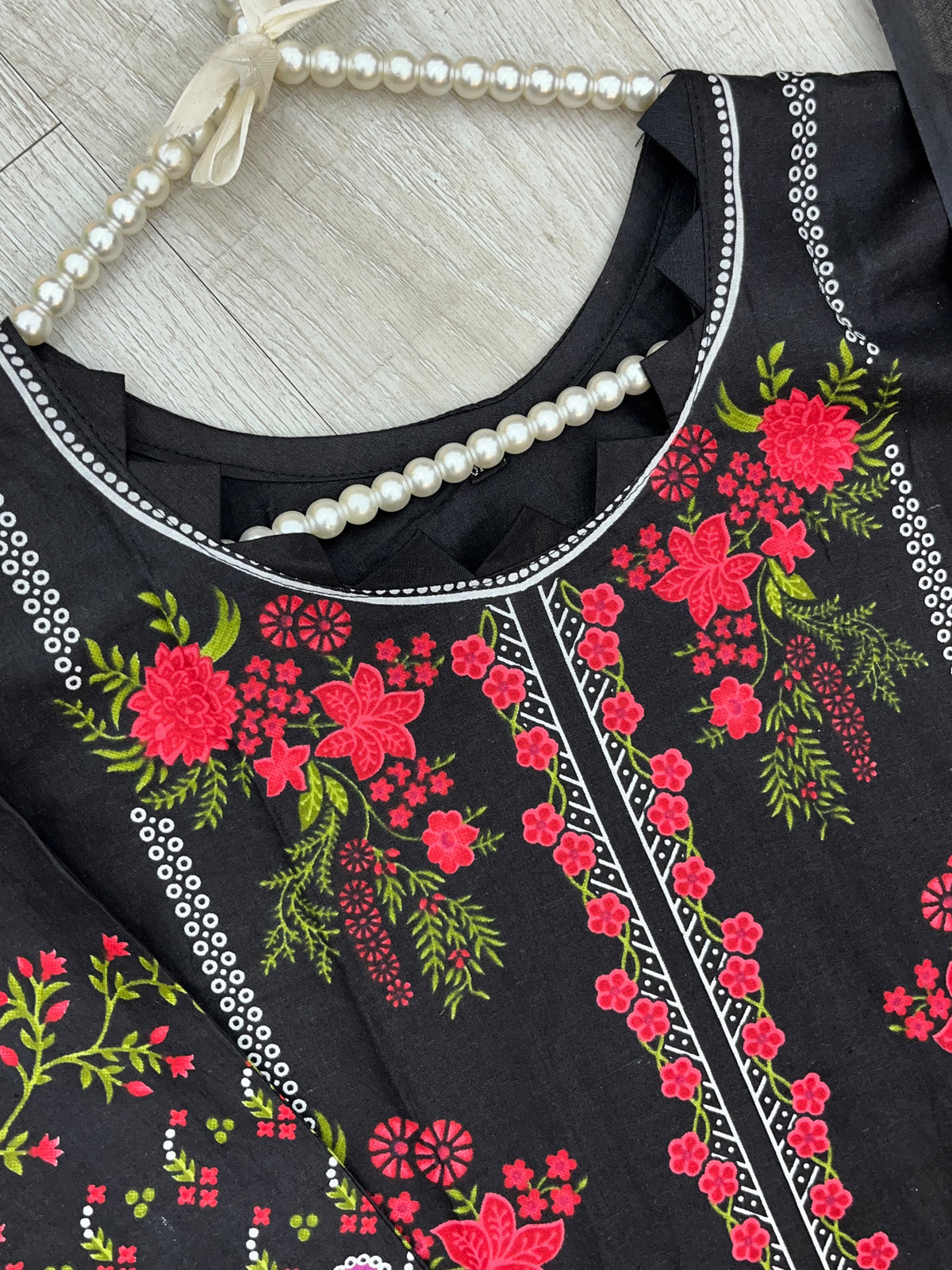 1511 Pakistani Embroidered Suit