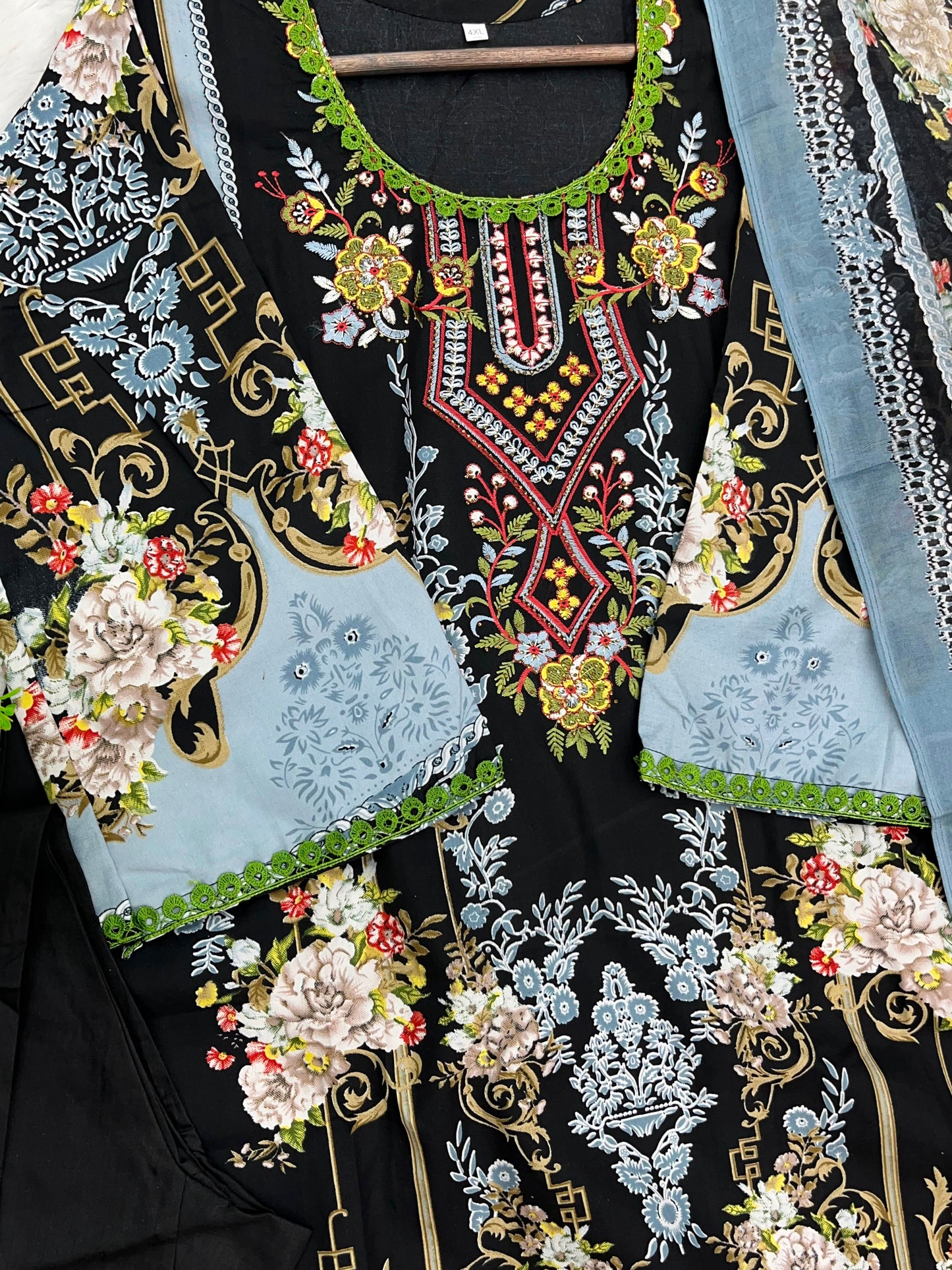 1314 Pakistani Embroidered Suit