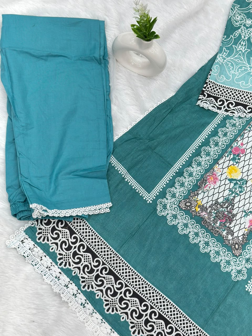 938 Pakistani Embroidered Suit