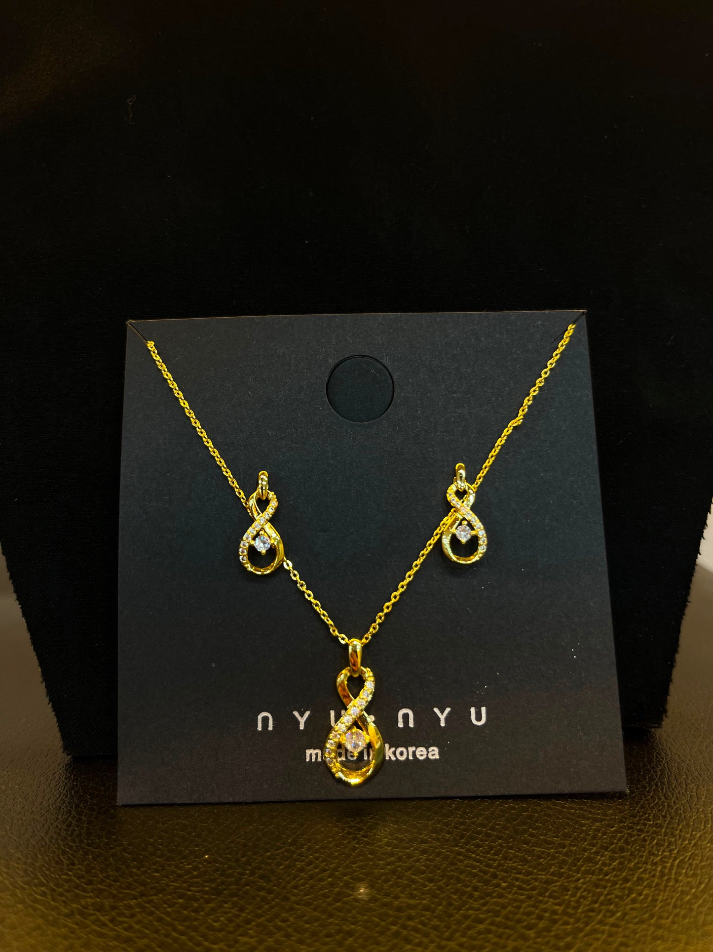 1167 Modest Necklace Pendant Set