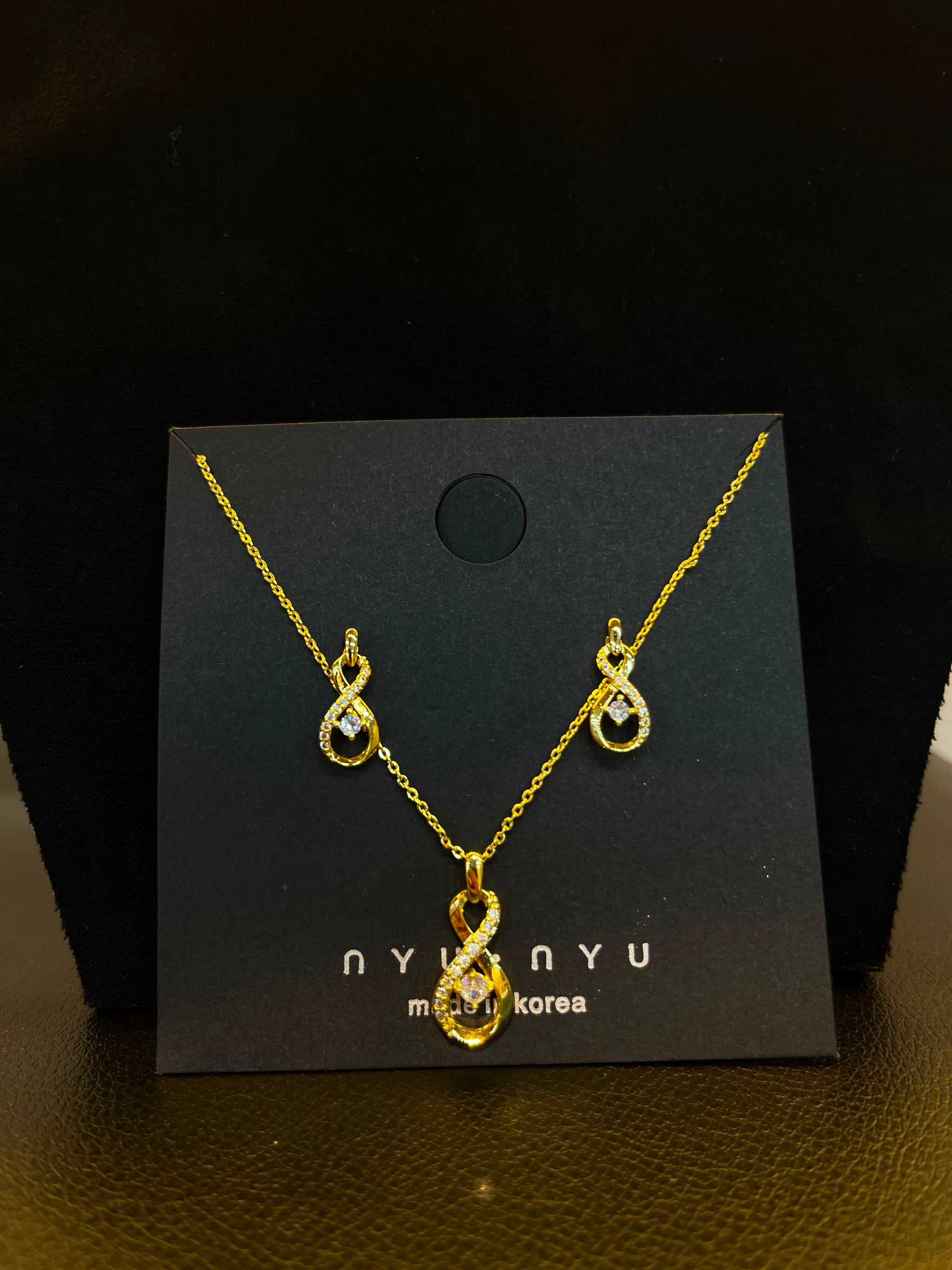 1167 Modest Necklace Pendant Set