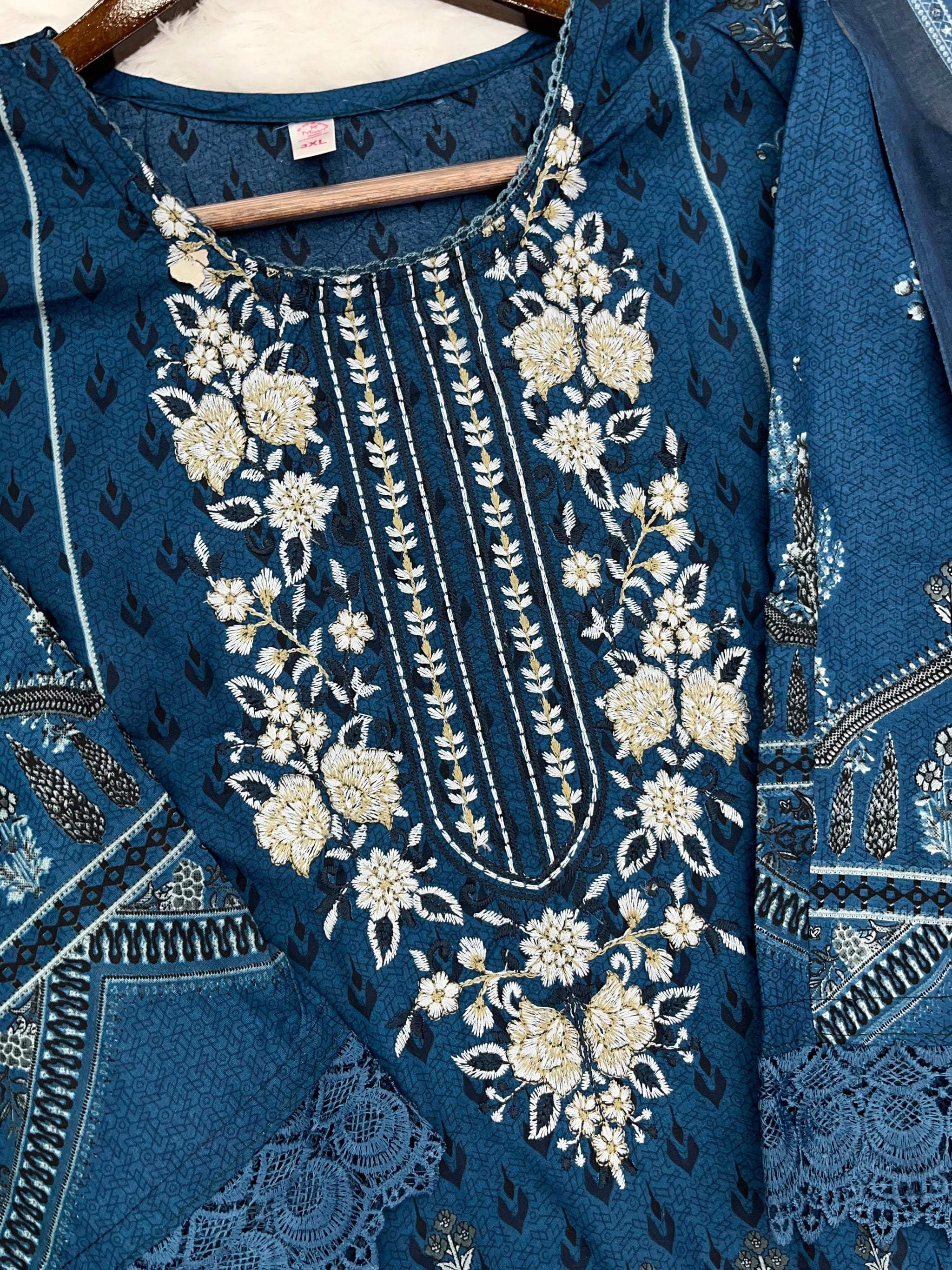 1223 Pakistani Embroidered Suit