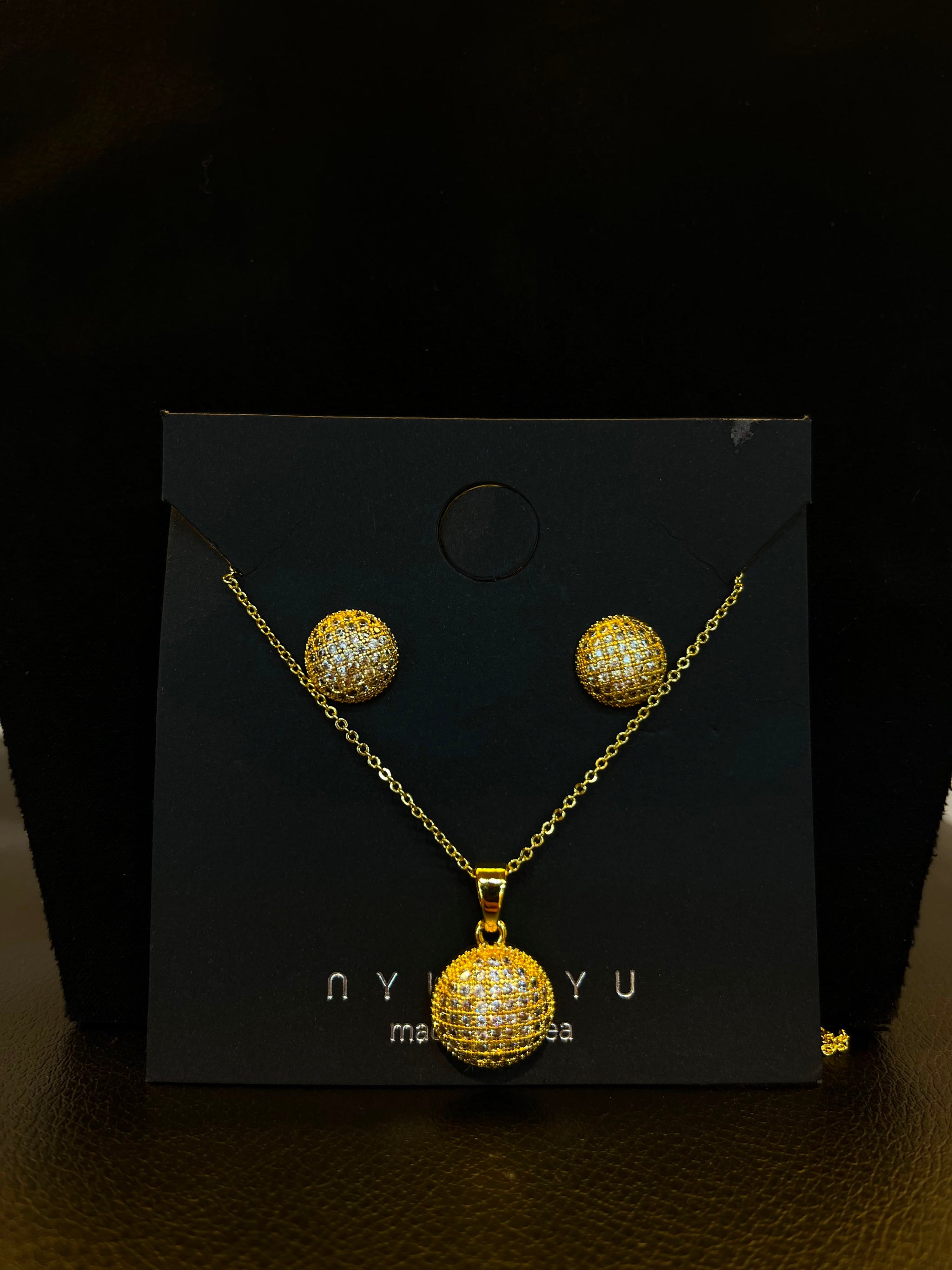 1165 Modest Necklace Pendant Set