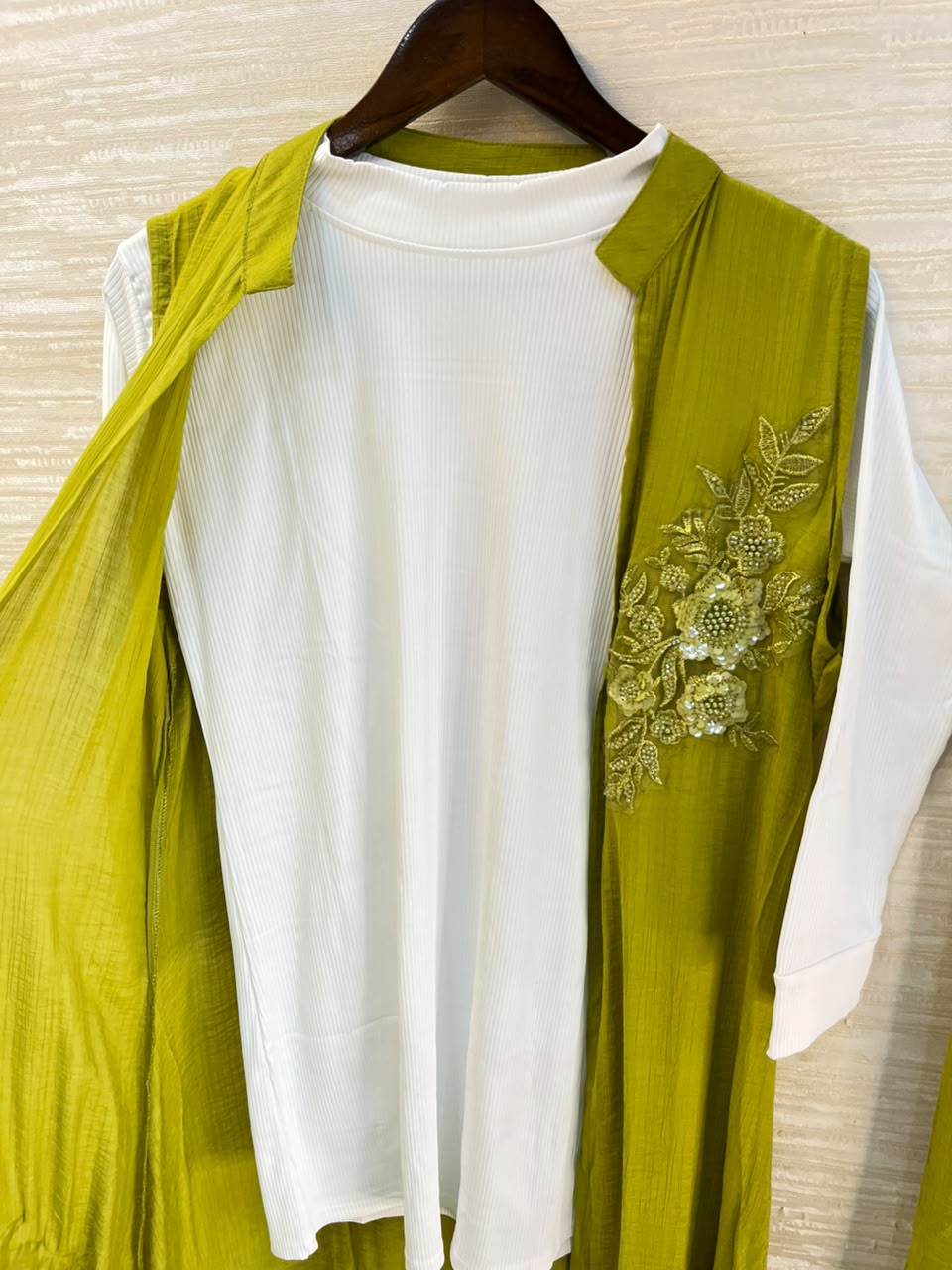 1191 Embroidered Shrug Coord Set - Lime