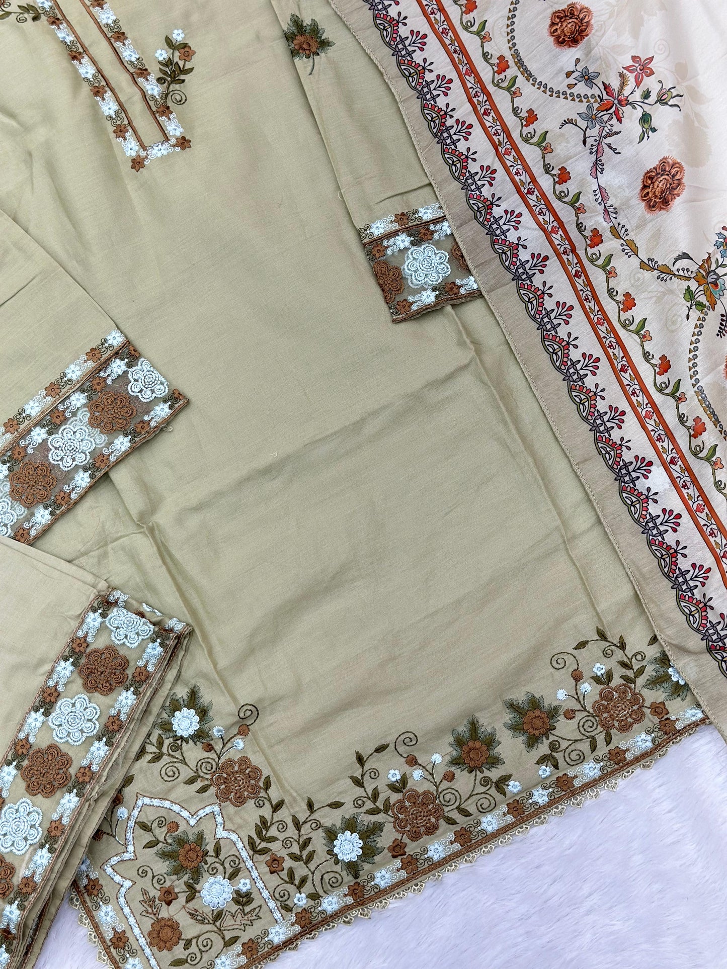770 Readymade Pakistani Embroidered Suit