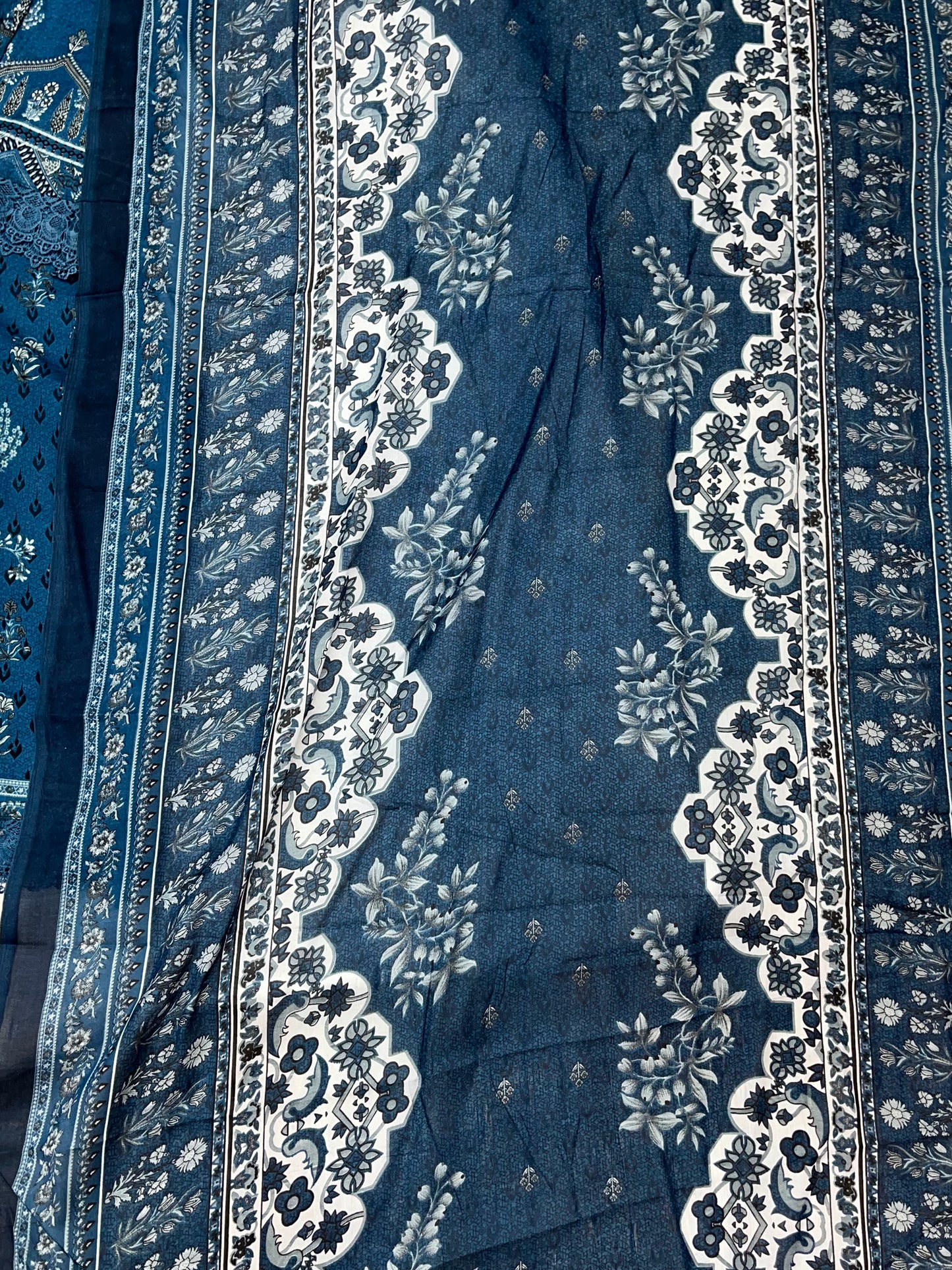 1223 Pakistani Embroidered Suit