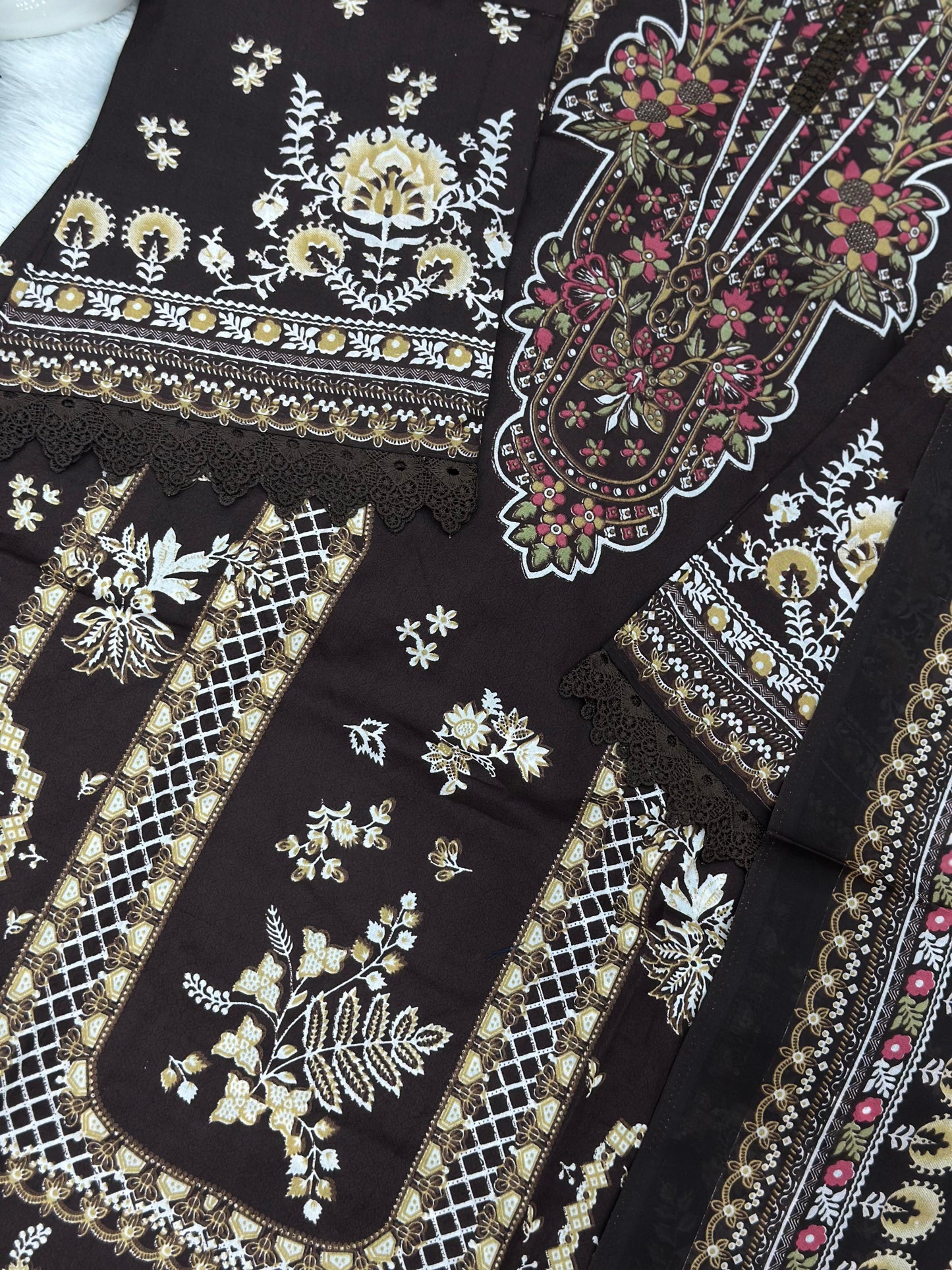 957 Pakistani Printed Suit