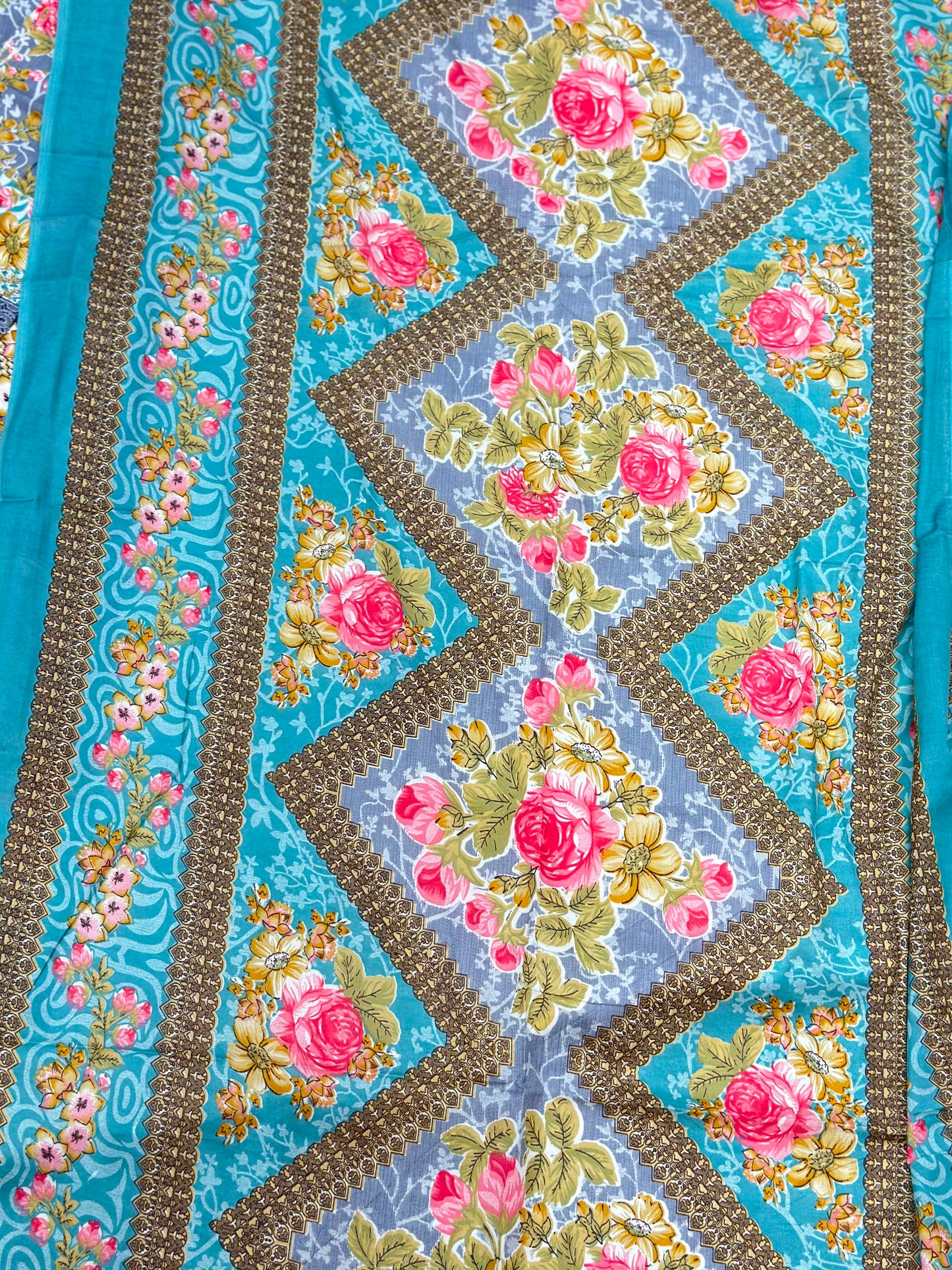 1053 Pakistani Embroidered Suit