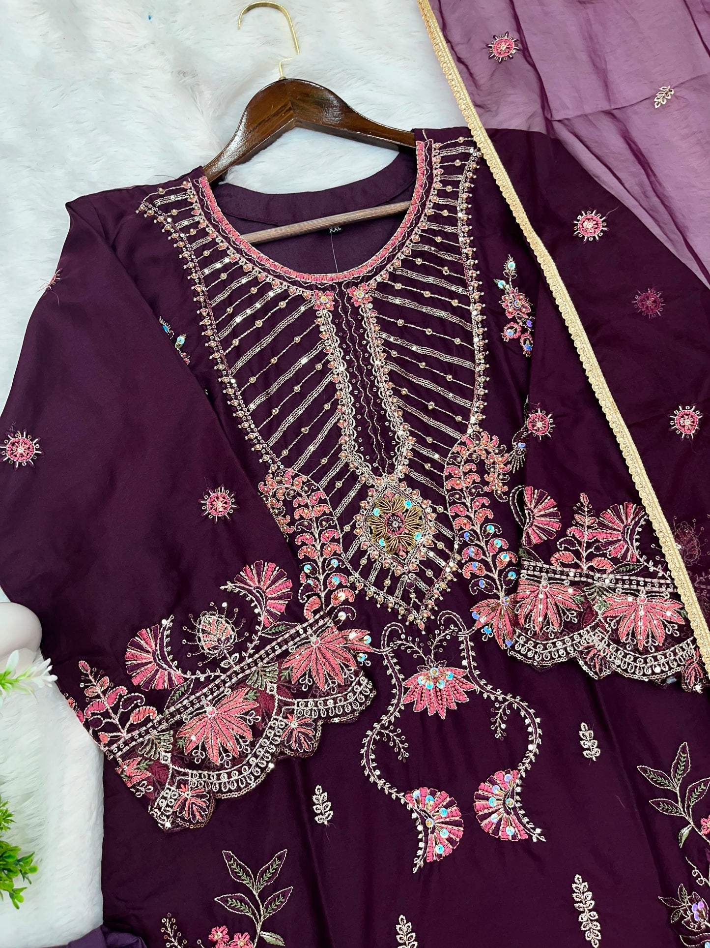 1146 Premium Pakistani Partywear - Burgundy