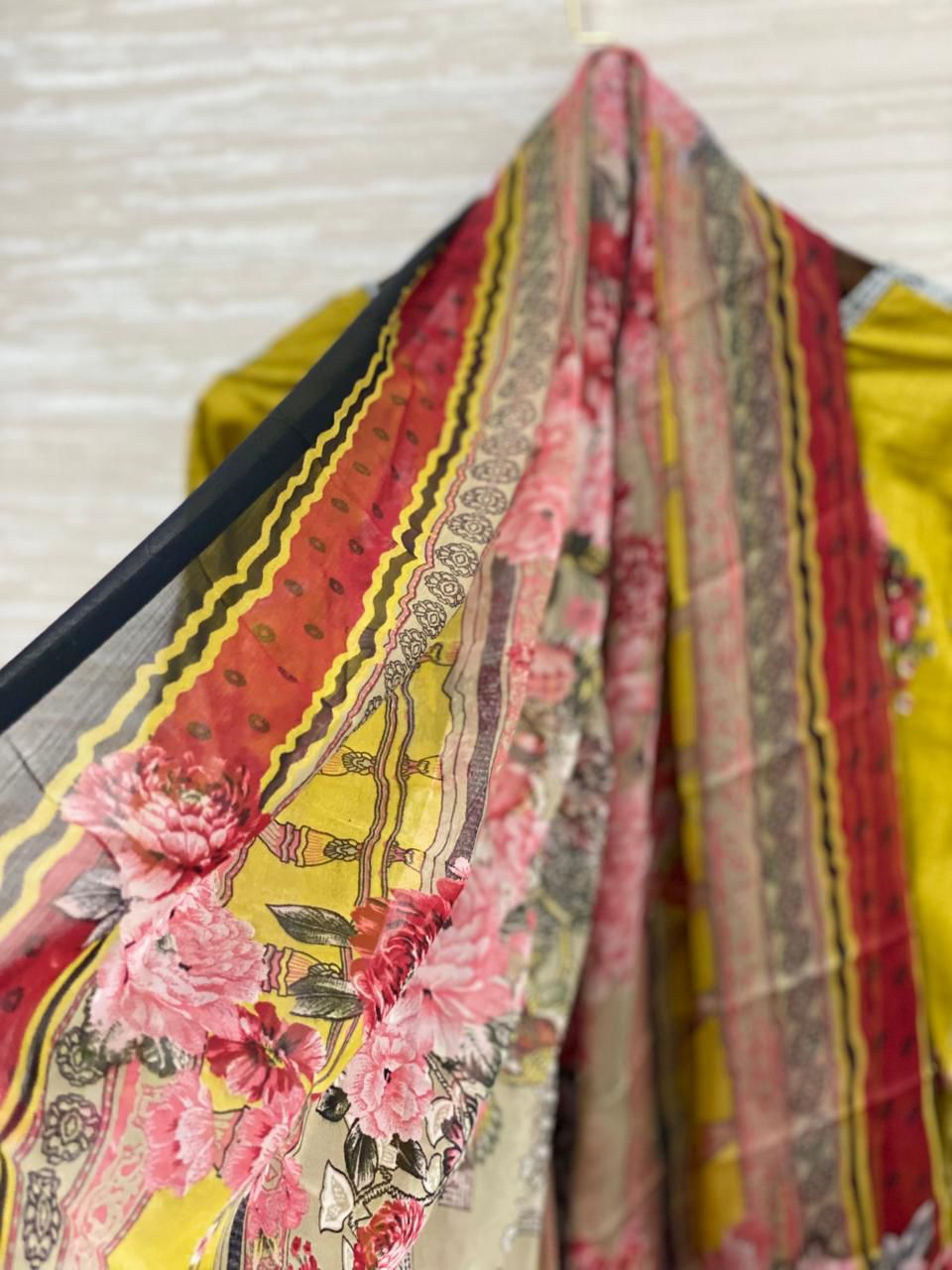 CODE 572 TAJ LAWN COTTON CUSTOMIZE SUIT