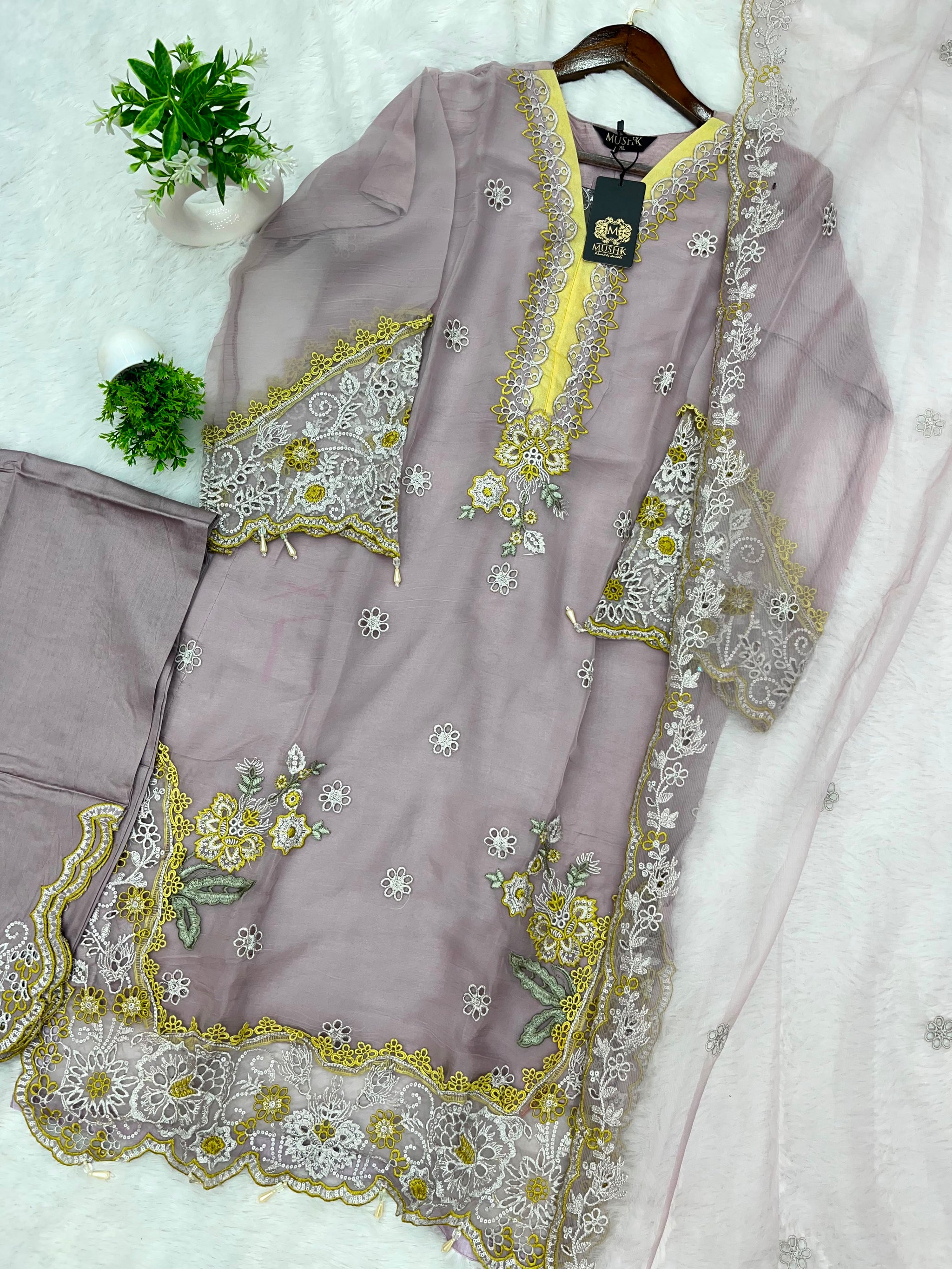 1144 Premium Pakistani Partywear - Lavender