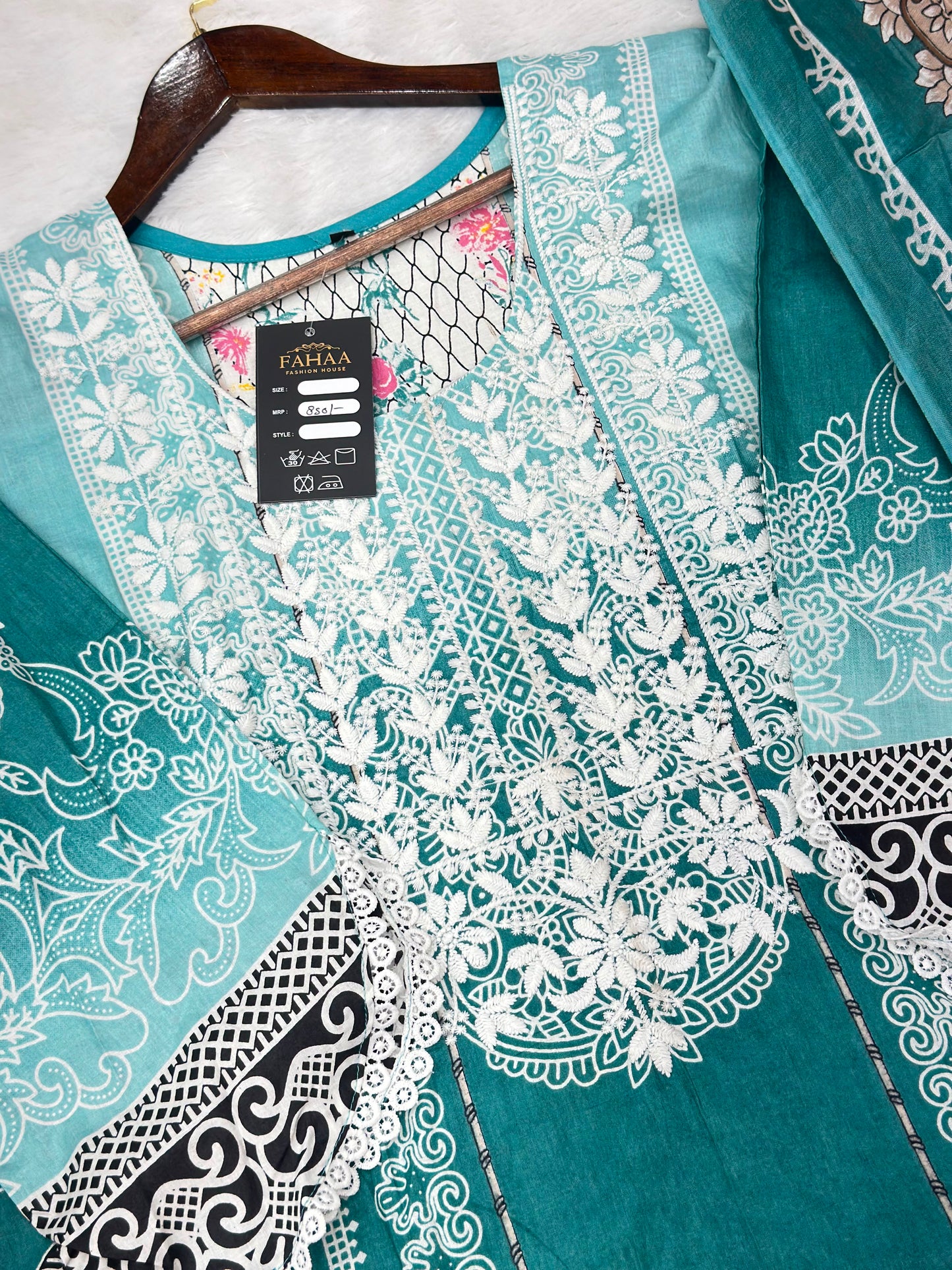 952 Pakistani Embroidered Suit
