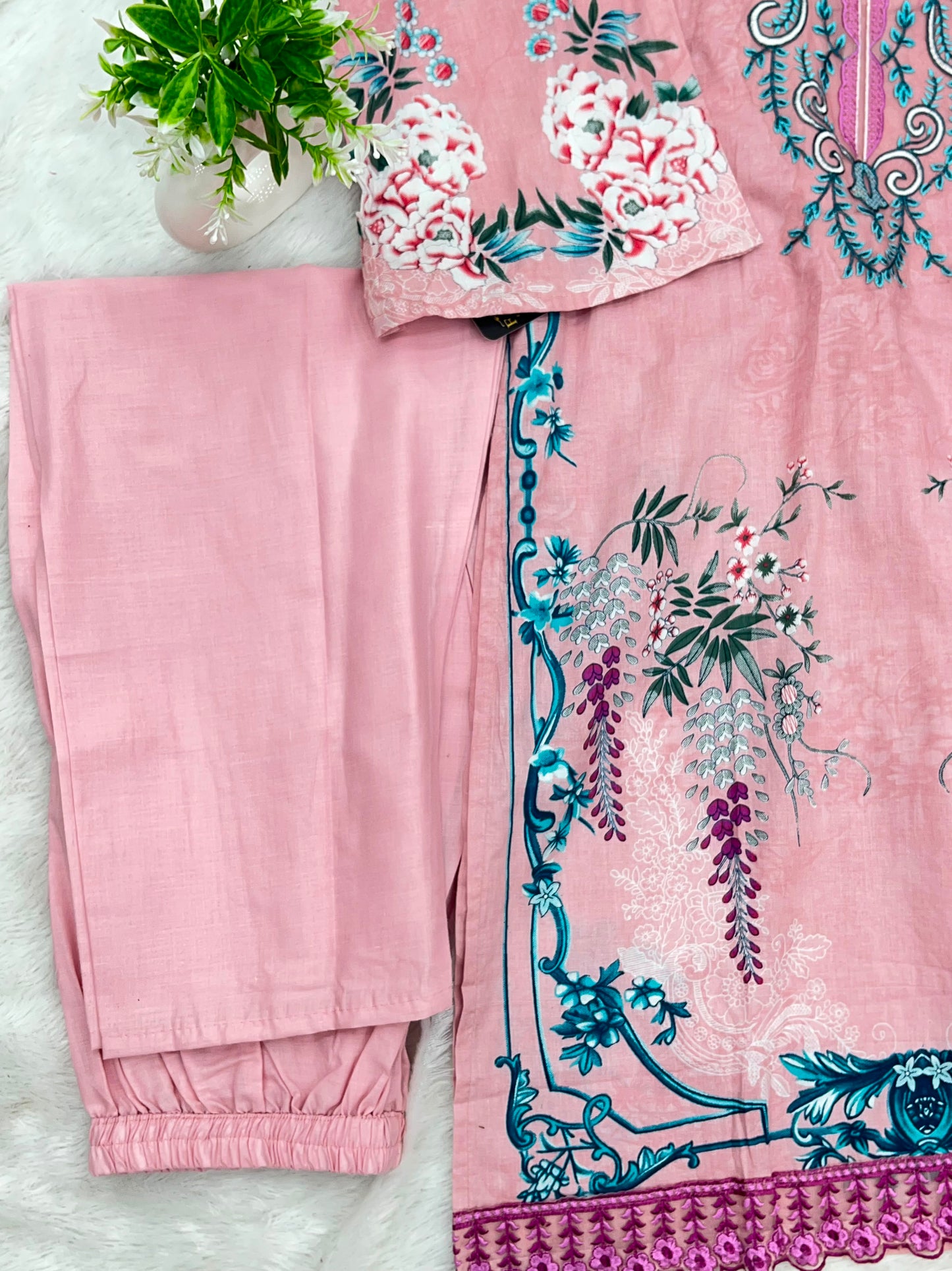 1332 Pakistani Lawn Suit