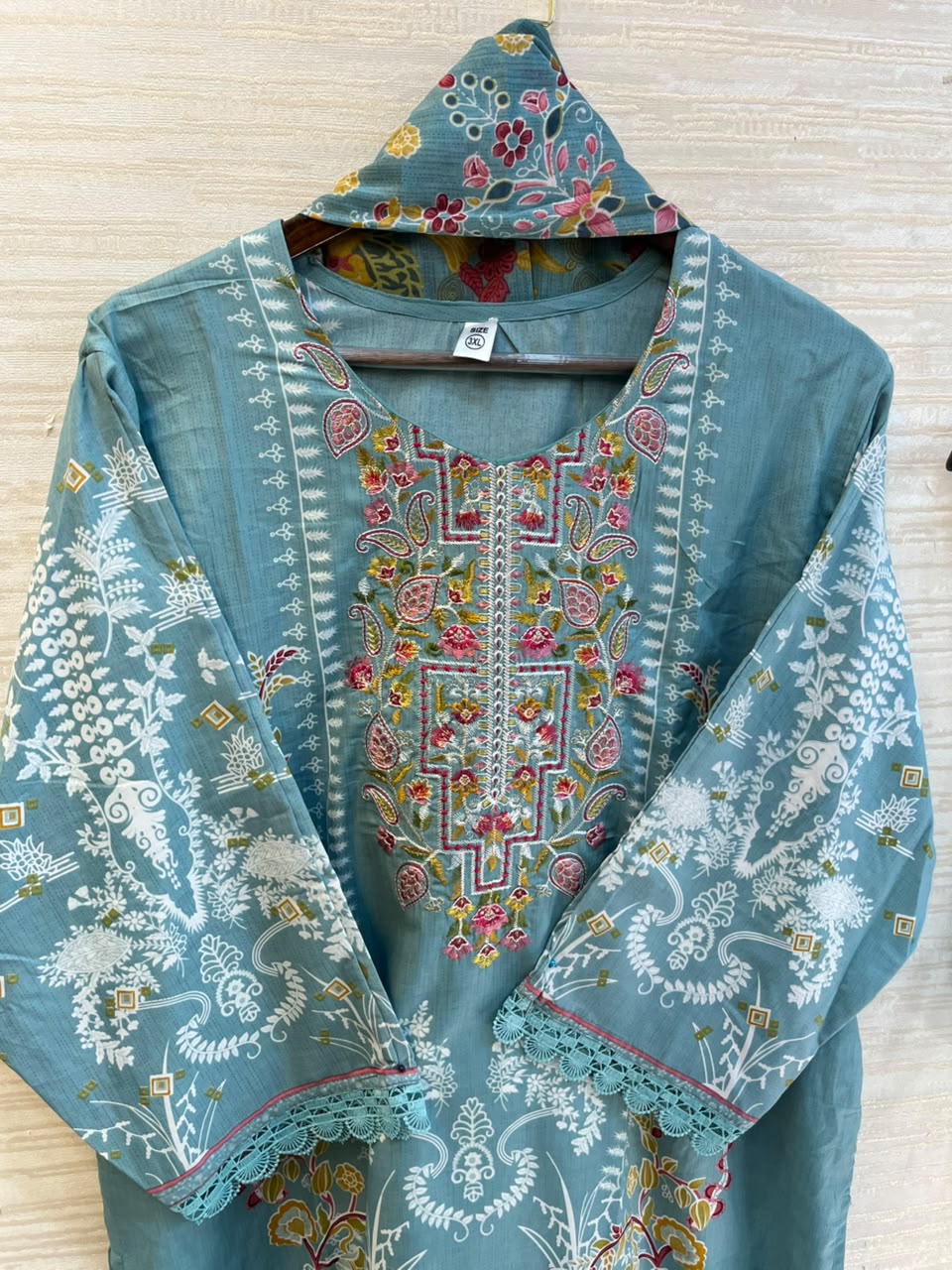 1107 Pakistani Embroidered Suit