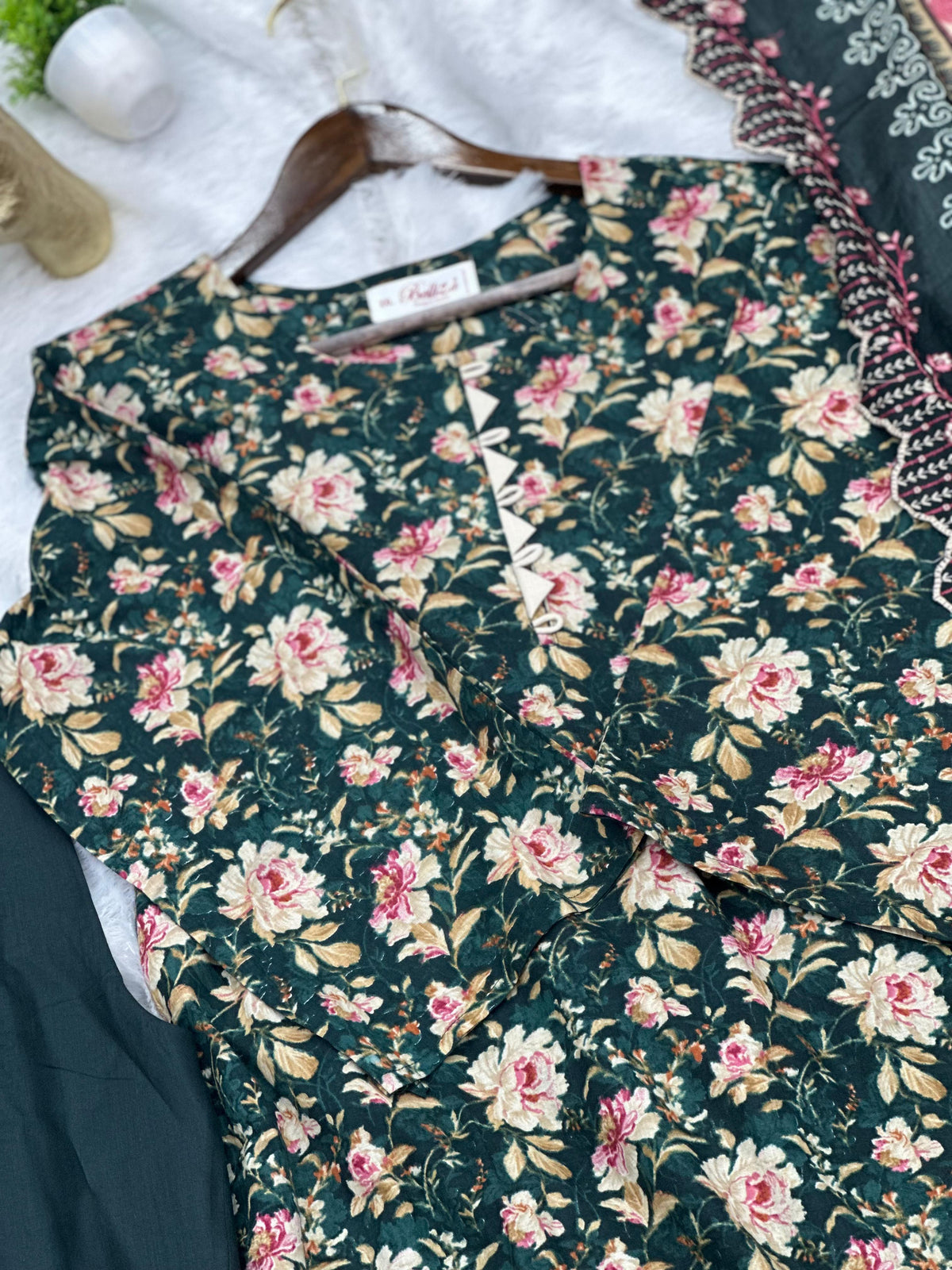 682 Pakistani Lawn Suit -  Black