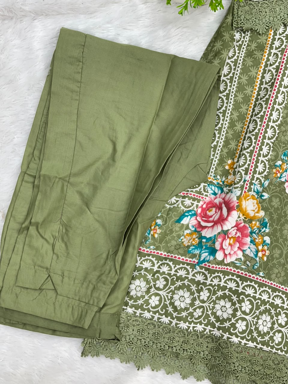 1269 Pakistani Printed Suit