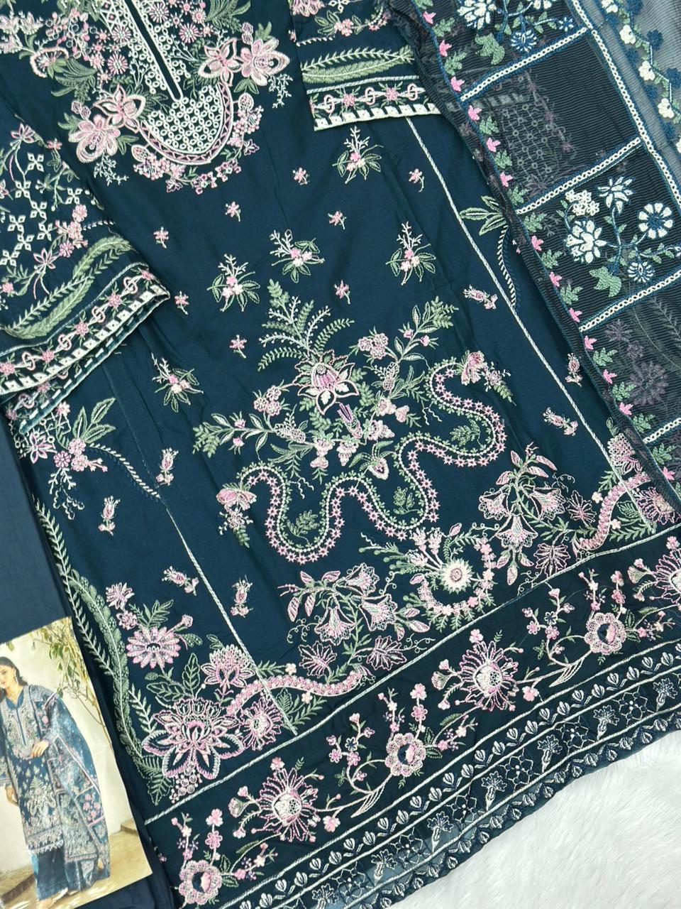 833 Kahf Pakistani Unstitched Lawn Suit