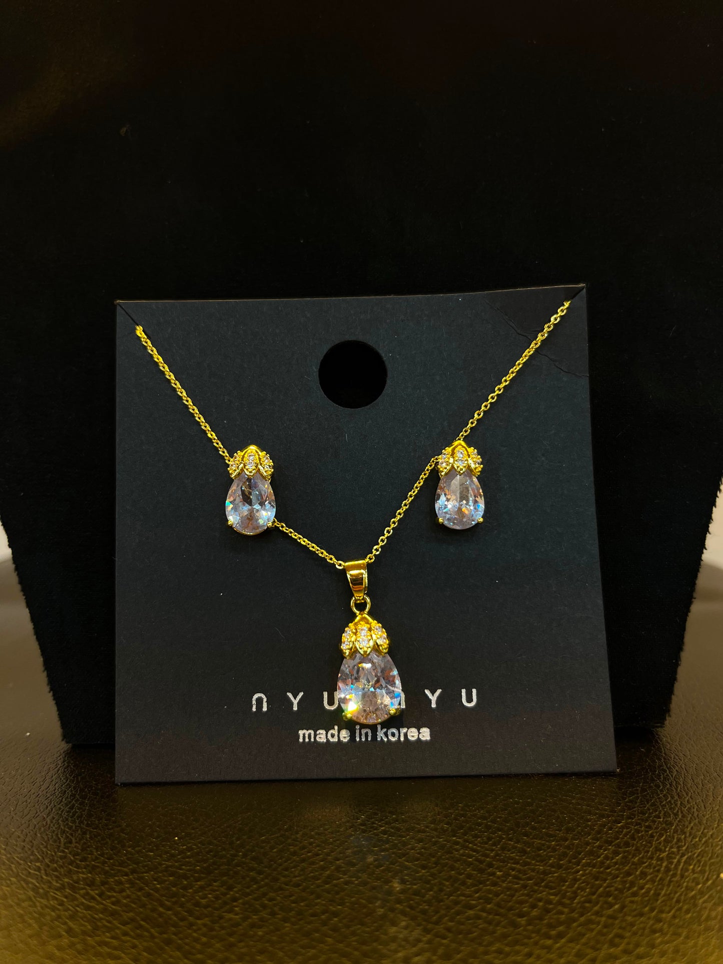 1169 Modest Necklace Pendant Set