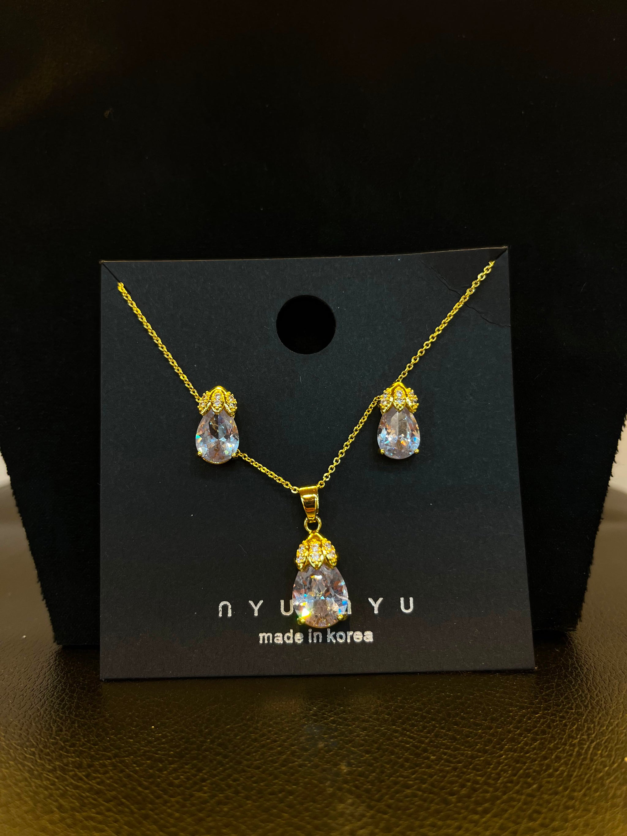 1169 Modest Necklace Pendant Set