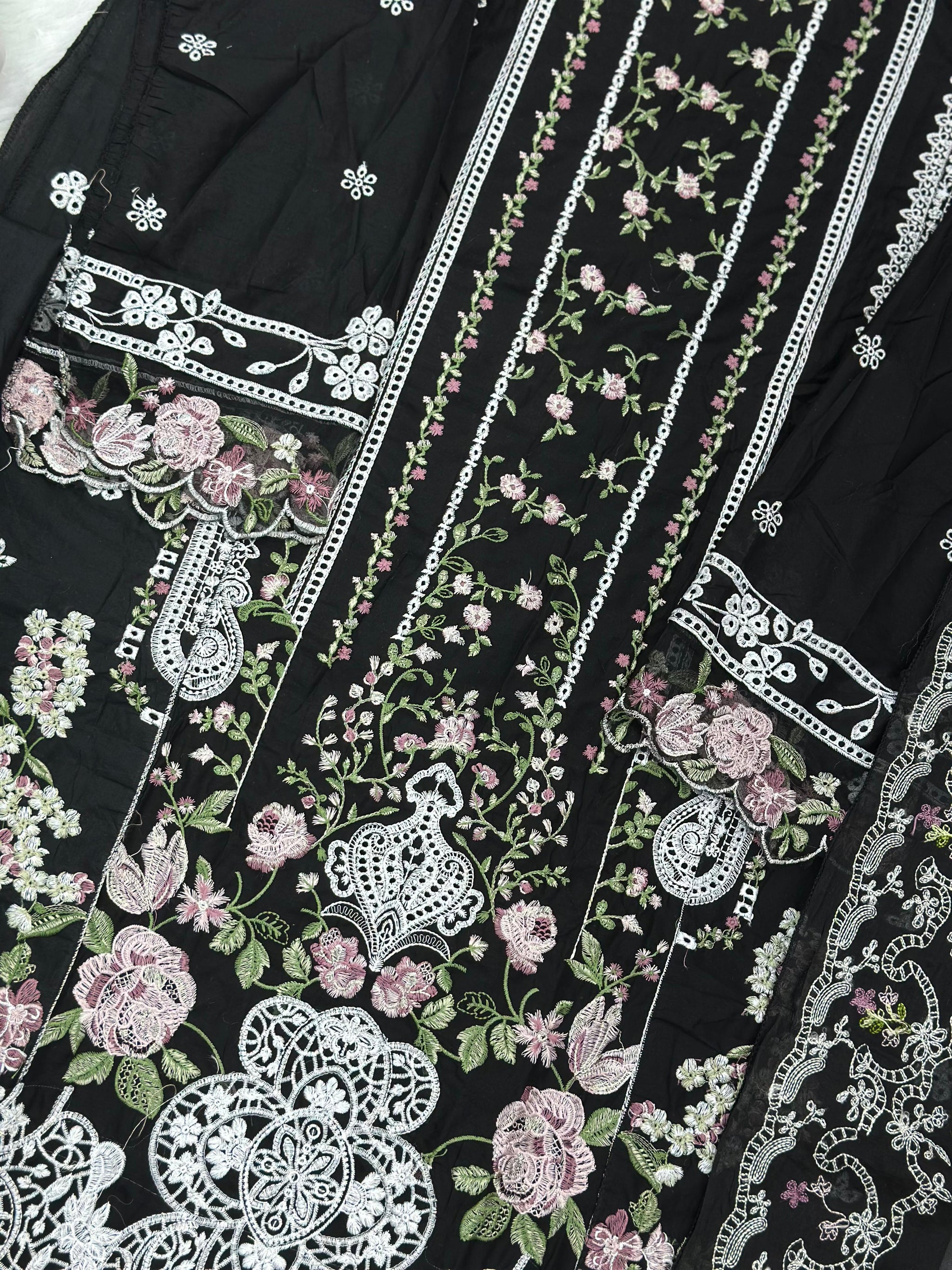 842 Elaf Pakistani Unstitched Lawn Suit