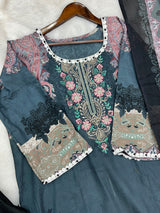 1308 Pakistani Embroidered Suit - Vandana Aarzu