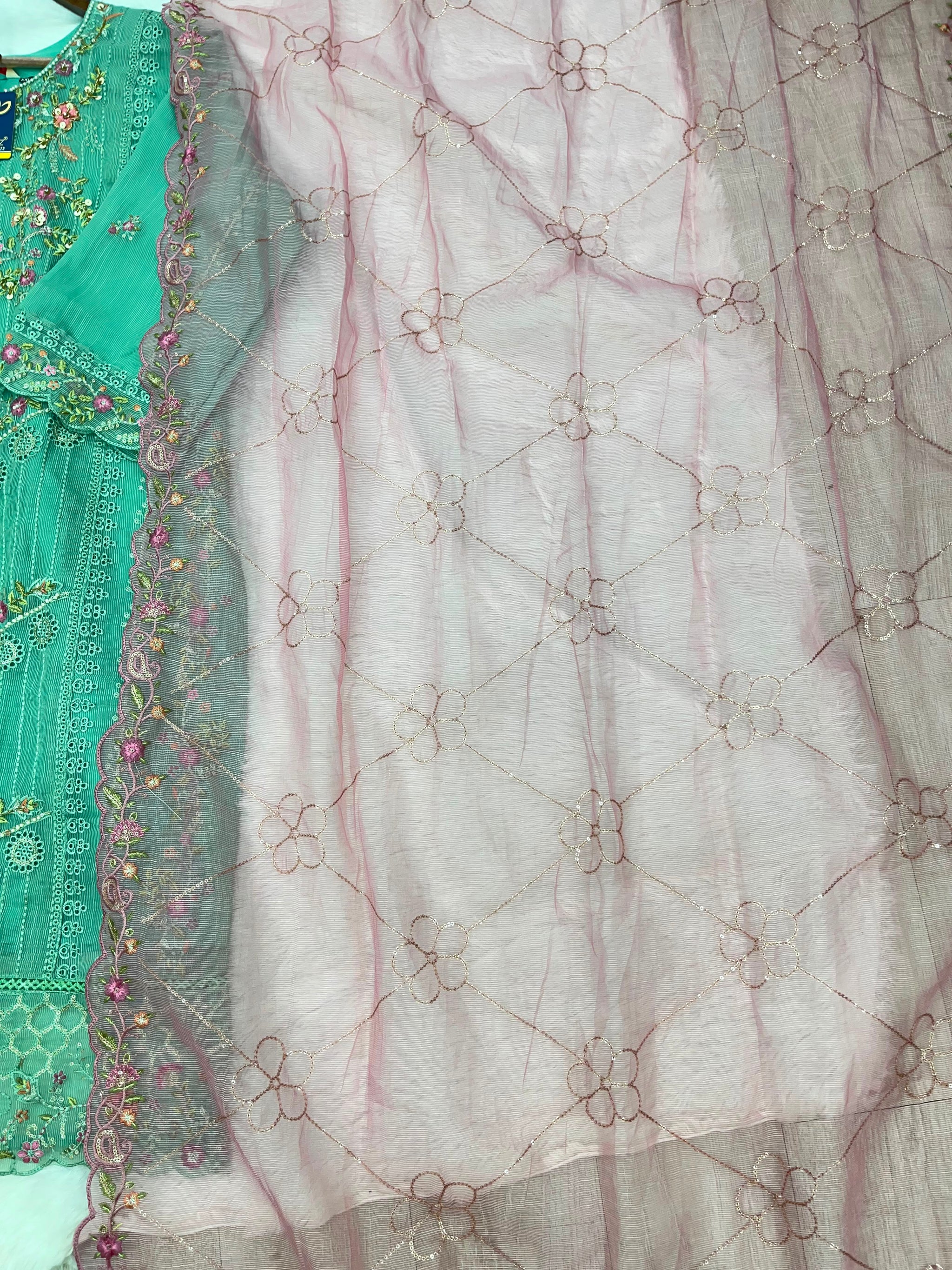 1152 Premium Pakistani Partywear
