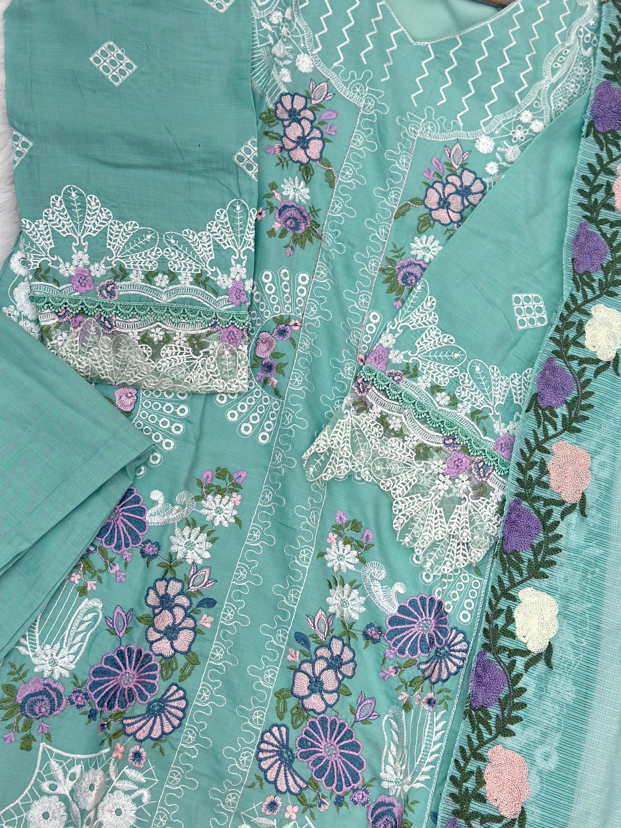 825 Pakistani Lawn Cotton Suit