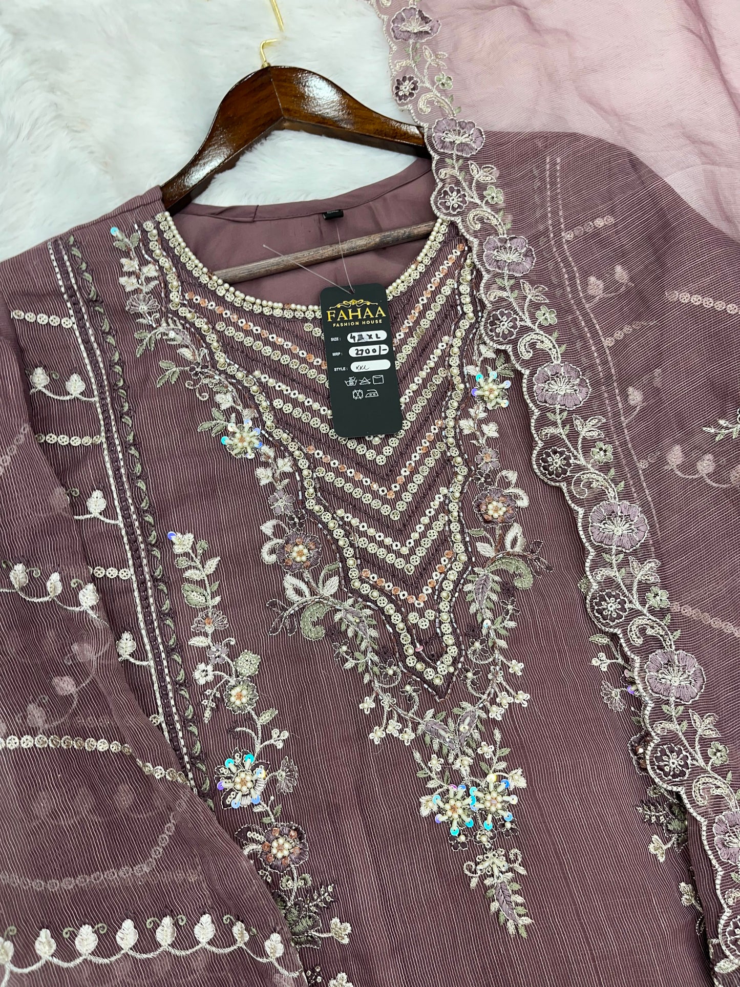1153 Premium Pakistani Partywear