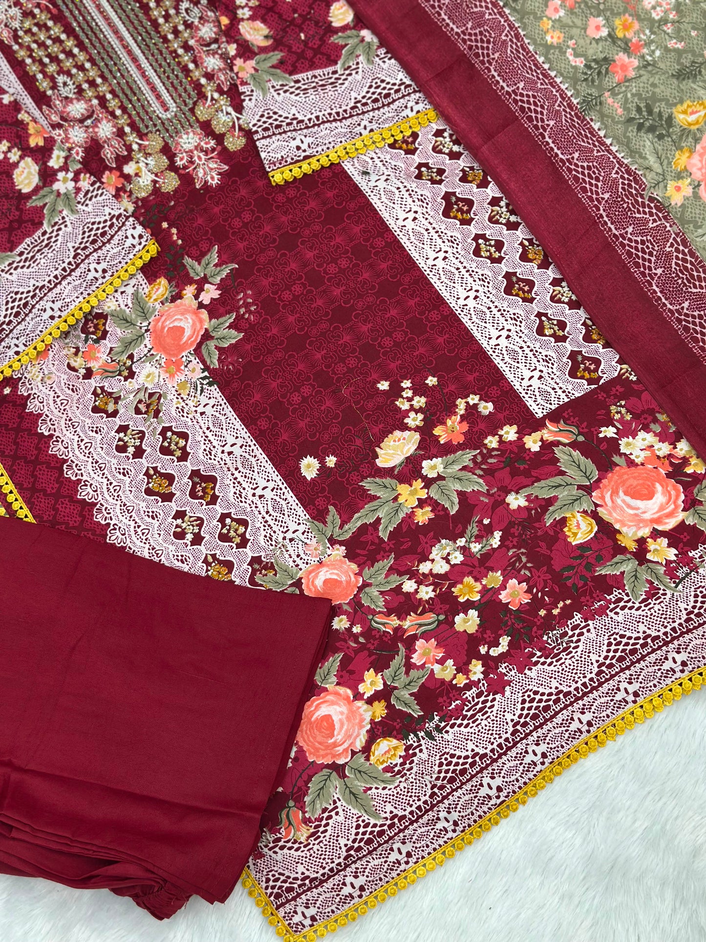 944 Pakistani Embroidered Suit