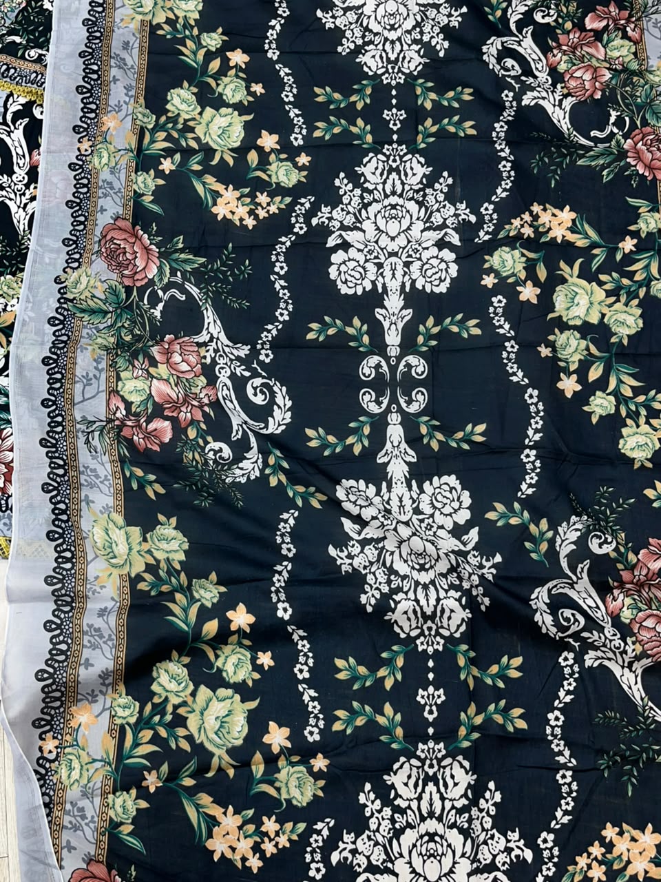 1253 Pakistani Embroidered Suit