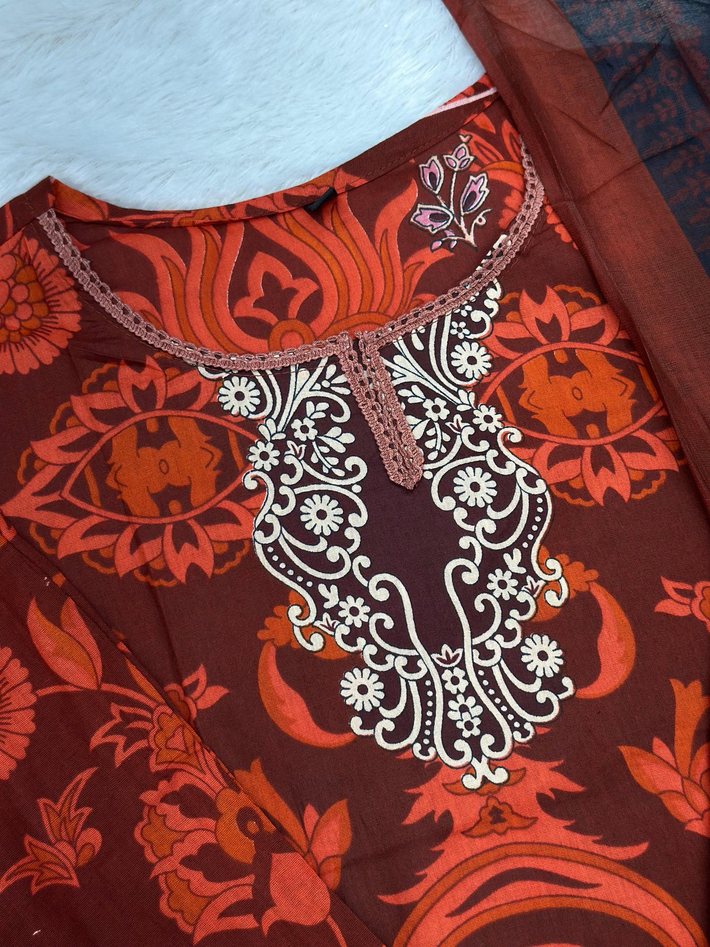 1073 Pakistani Printed Suit