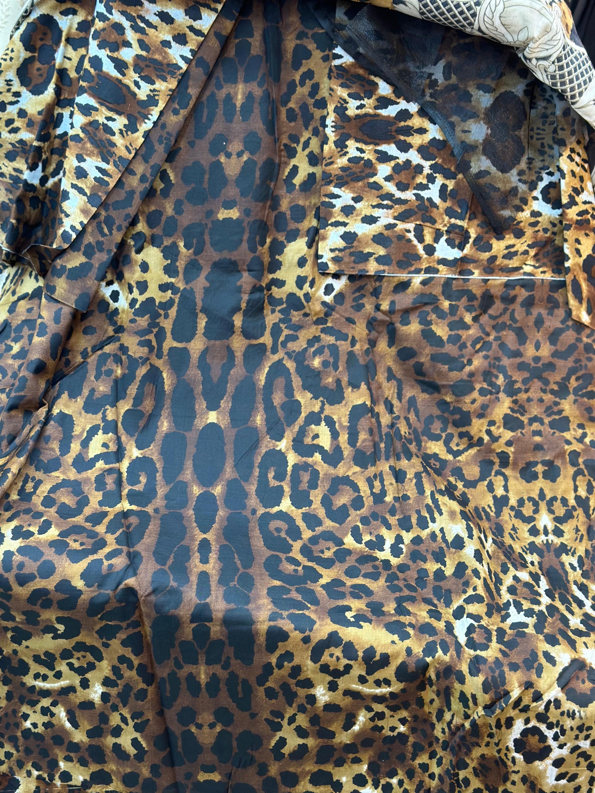 546 Pakistani Unstitched suit