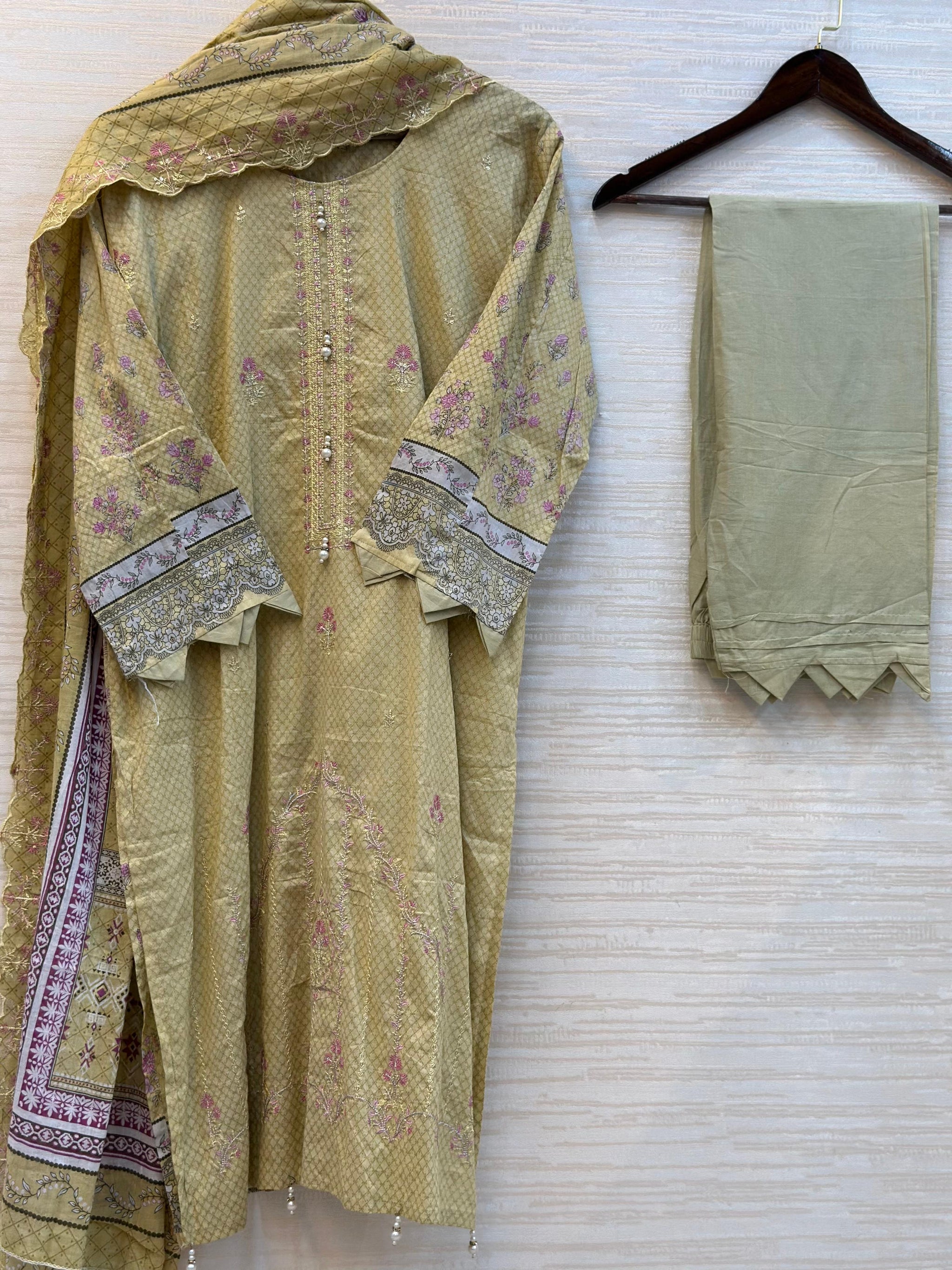 368 Own Customised Lawn Cotton