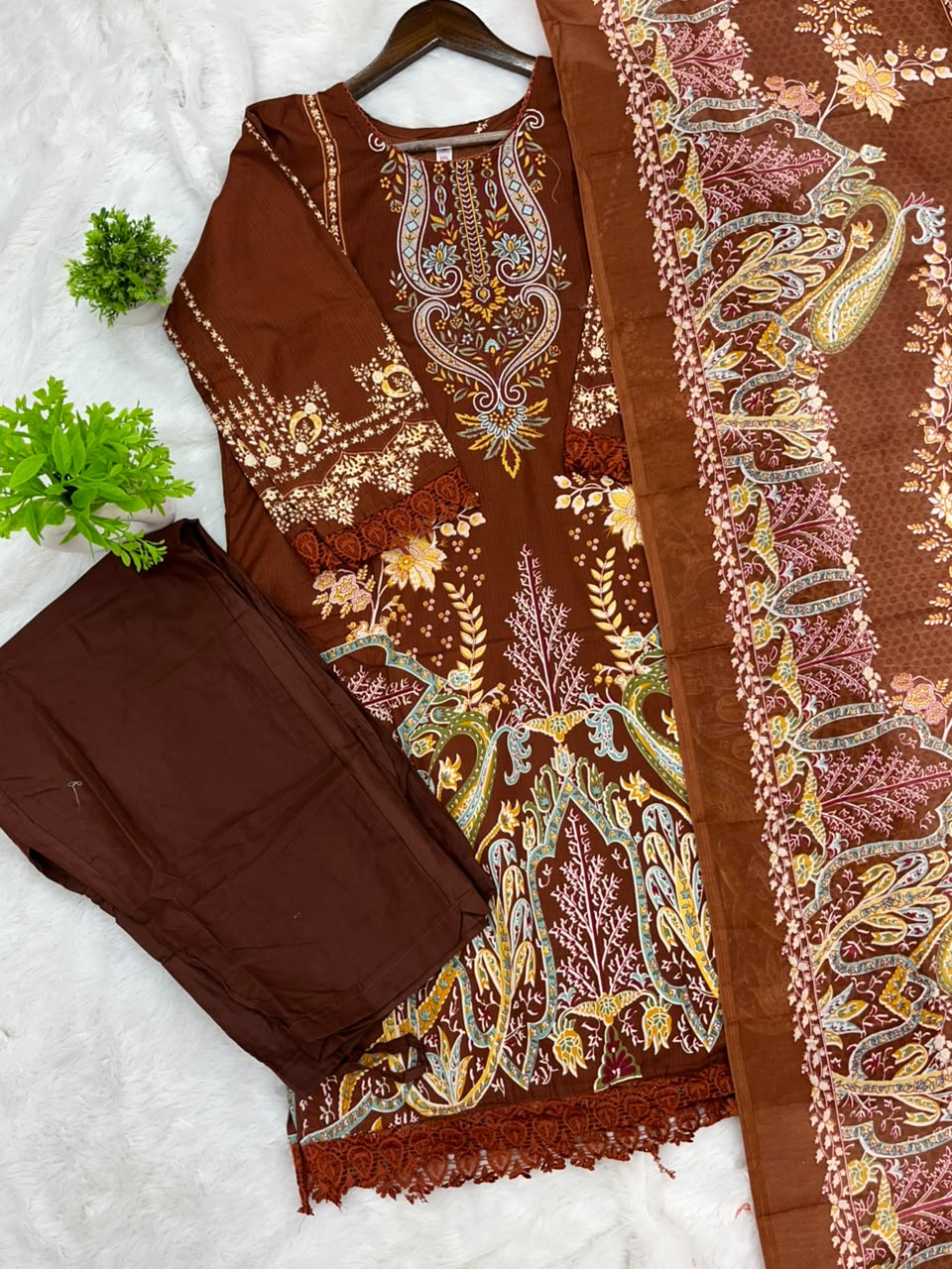 1225 Pakistani Embroidered Suit