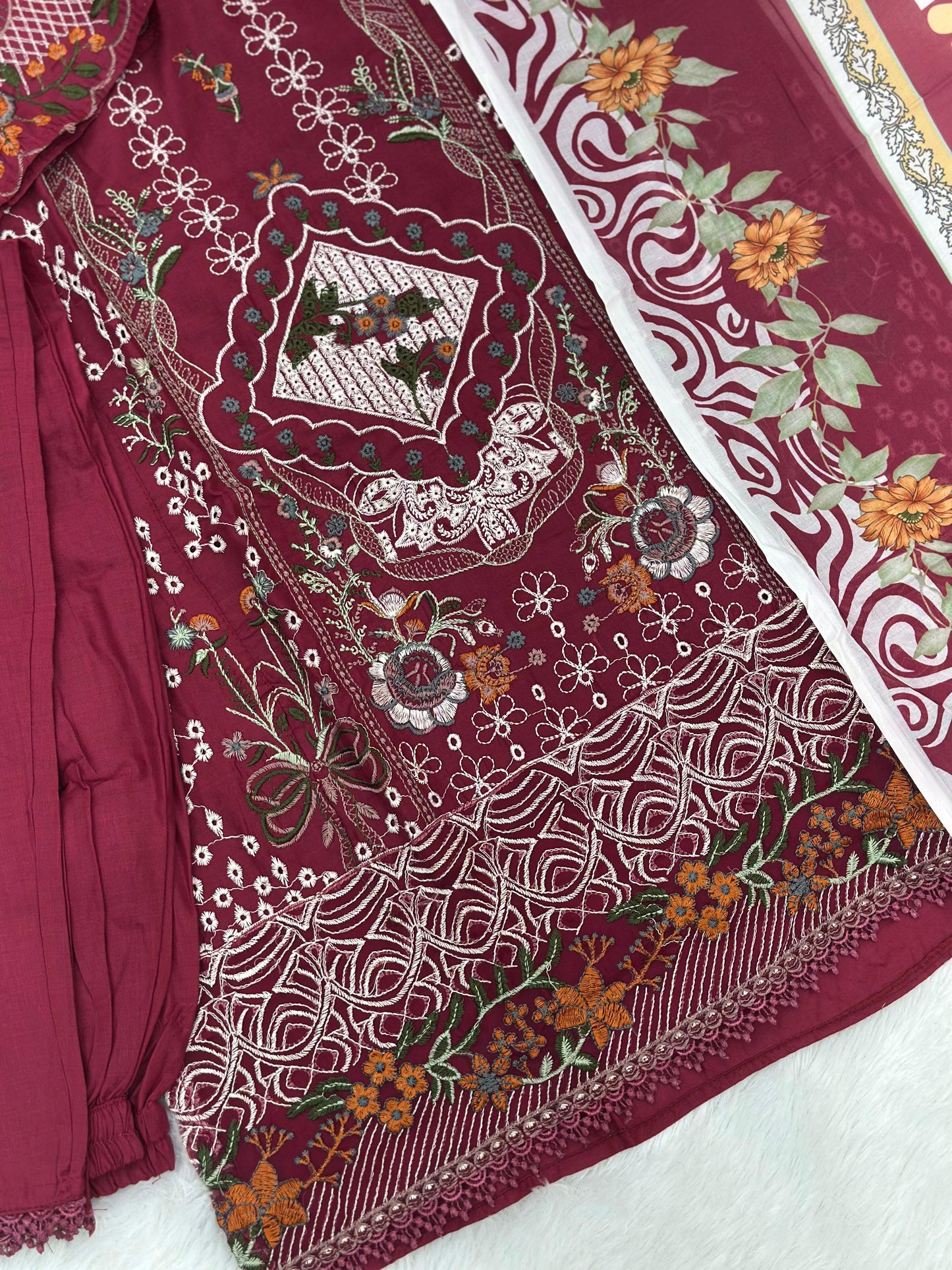 828 Pakistani Lawn Cotton Suit