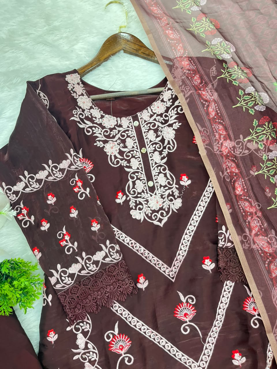 1149 Premium Pakistani Partywear