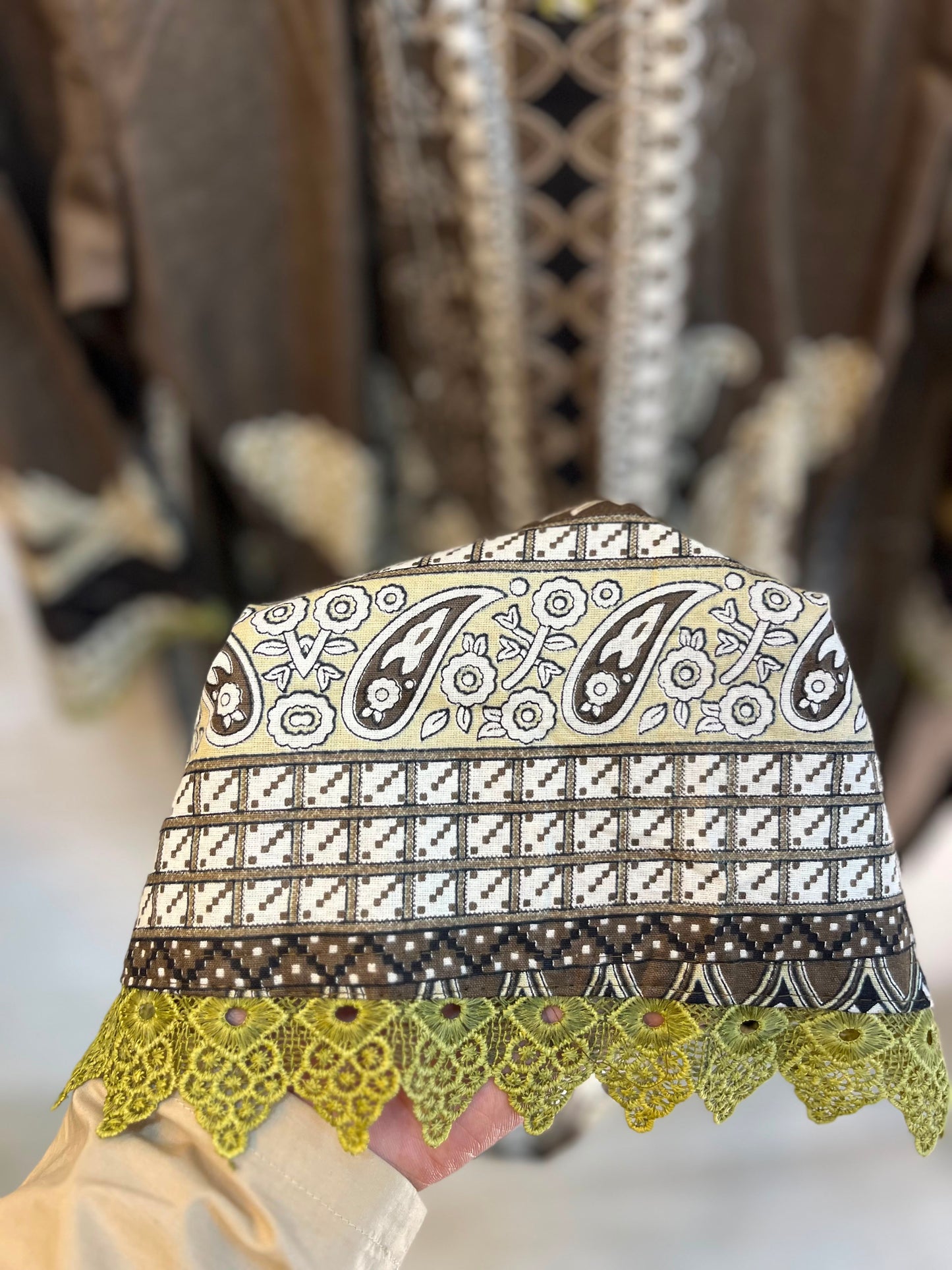 1084 Pakistani Printed Suit