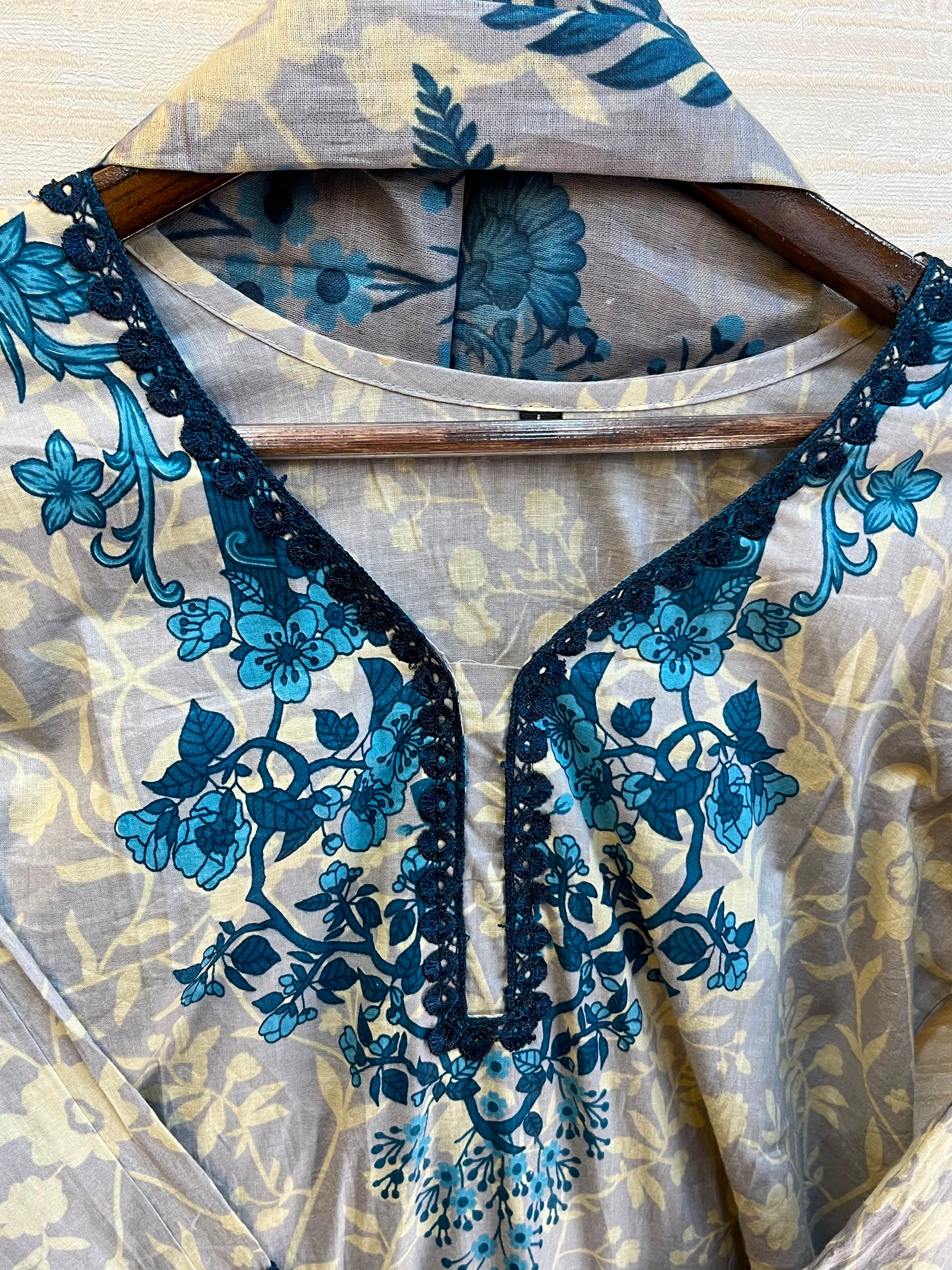 1109 Pakistani Embroidered Suit