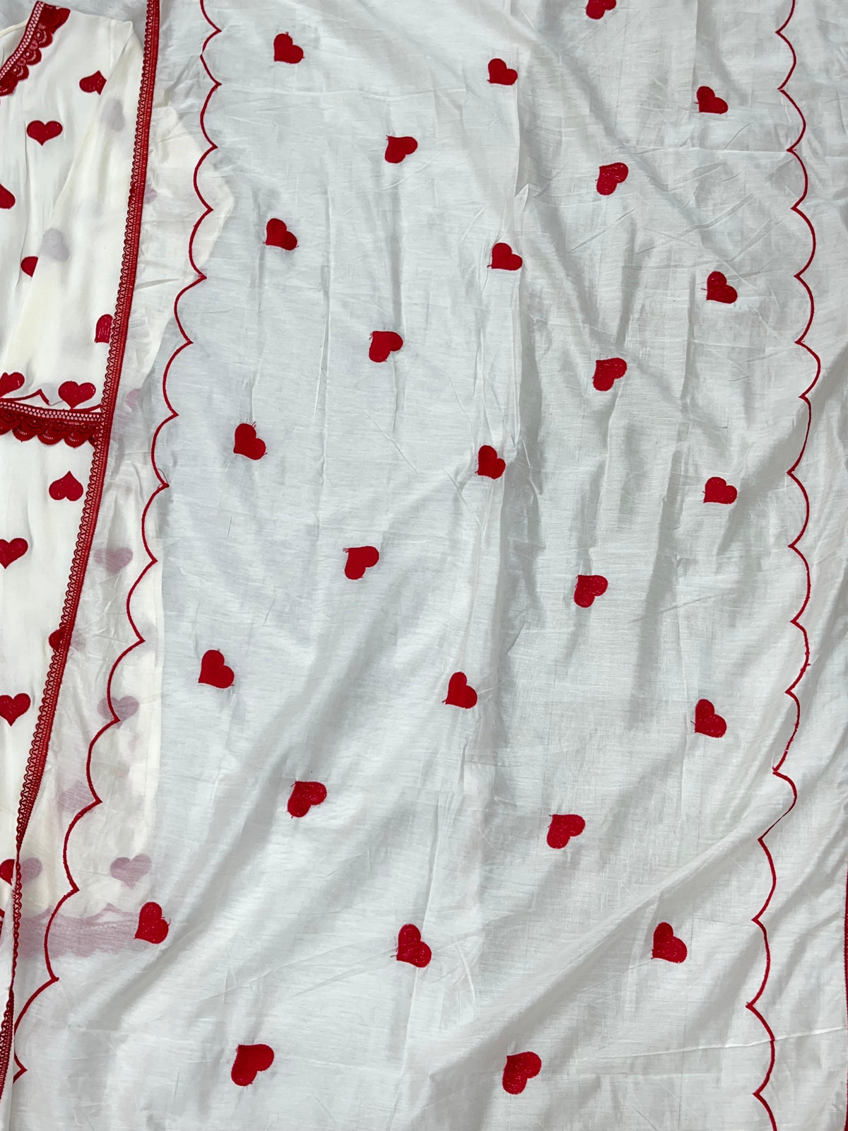 1354 Heart Embroidered Lace-Work Coordset