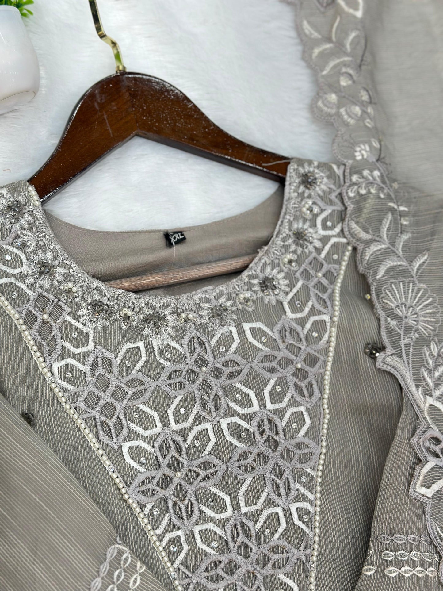 654 Pakistani Party Wear